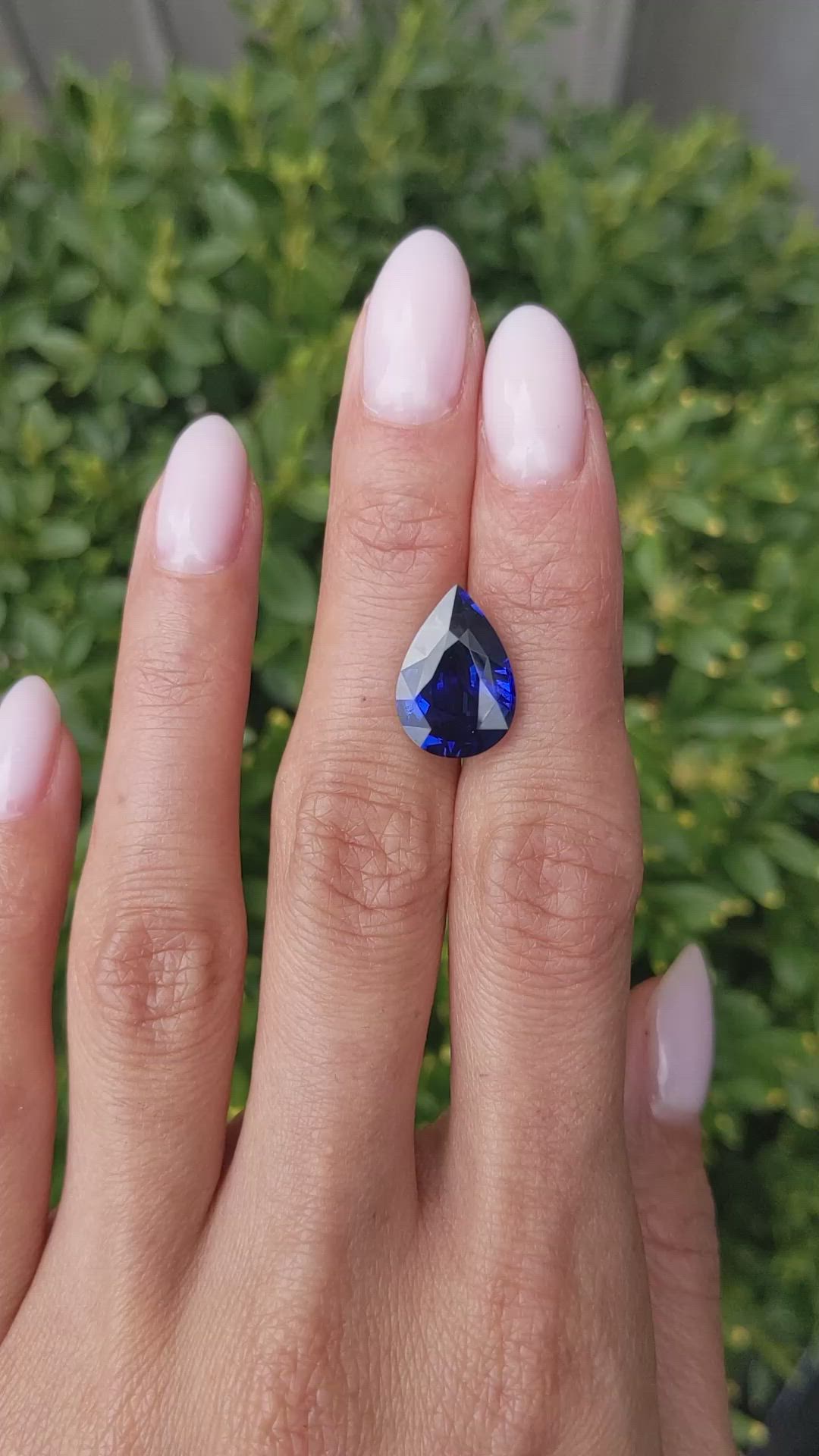 7.54 Ct. Blue Sapphire from Ceylon (Sri Lanka) Size Video