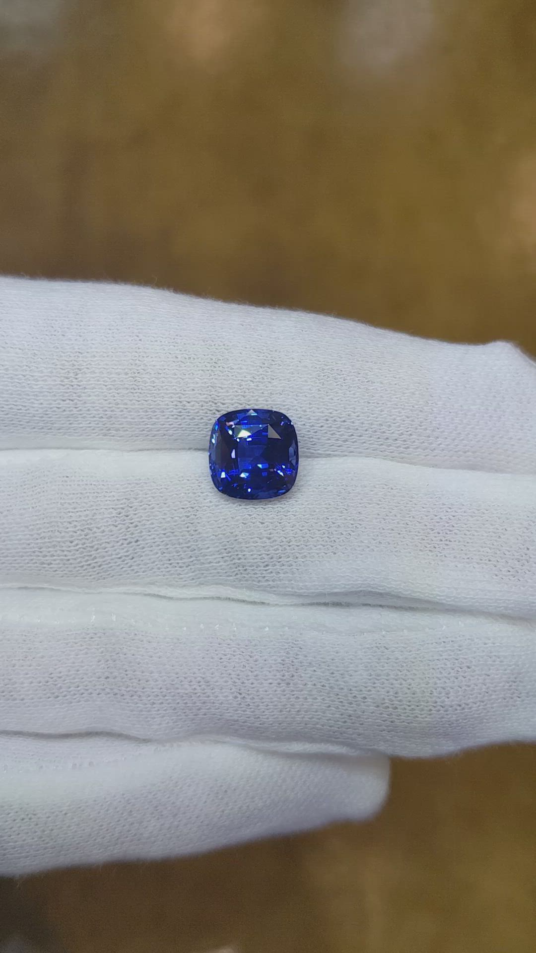 5.56 Ct. Blue Sapphire from Ceylon (Sri Lanka) Size Video