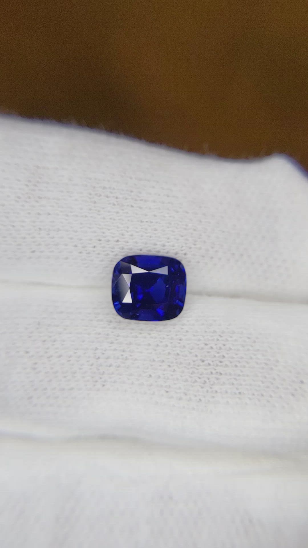 2.12 Ct. Blue Sapphire from Ceylon (Sri Lanka) Size Video