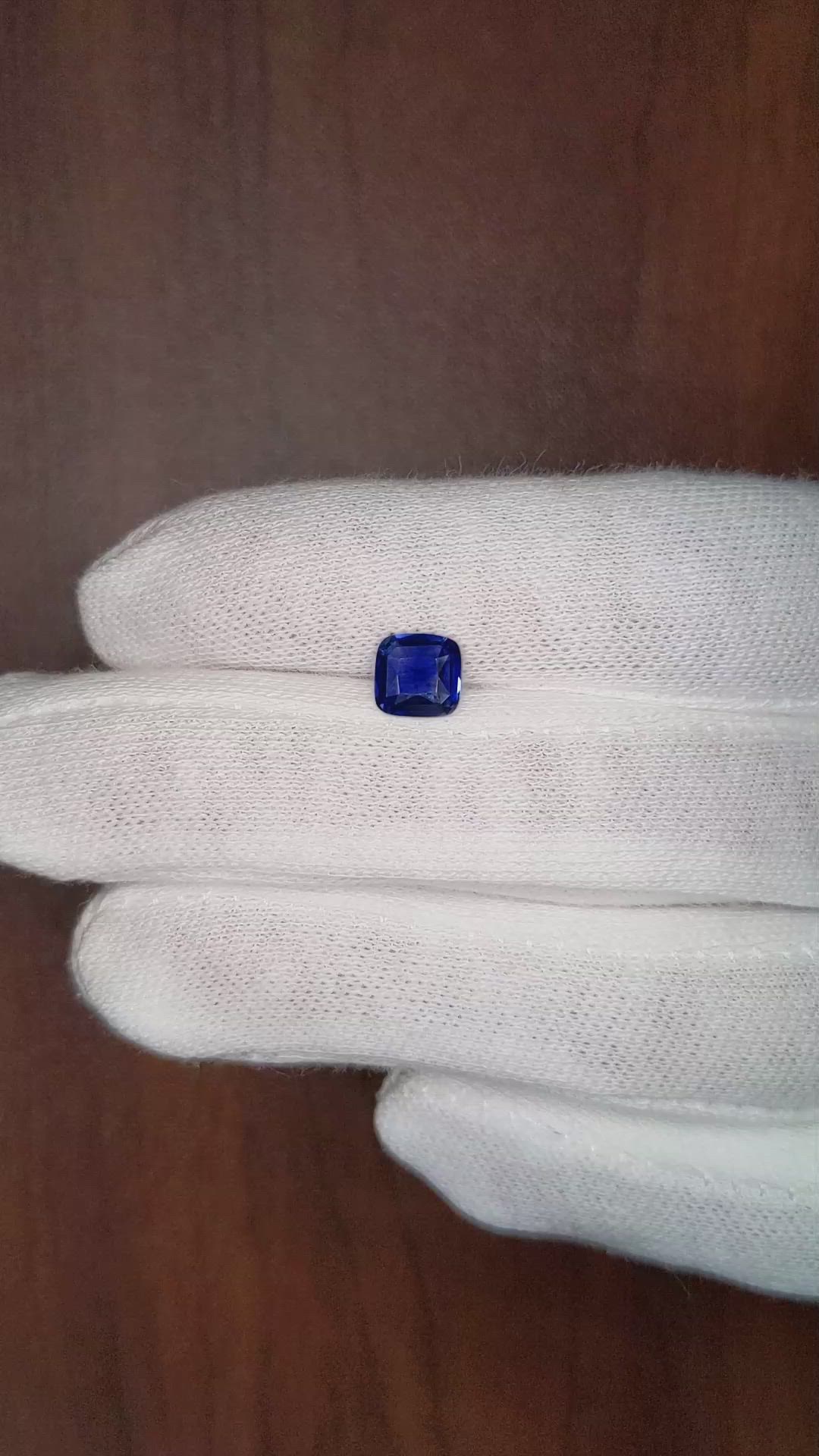 1.21 Ct. Blue Sapphire from Ceylon (Sri Lanka) Size Video