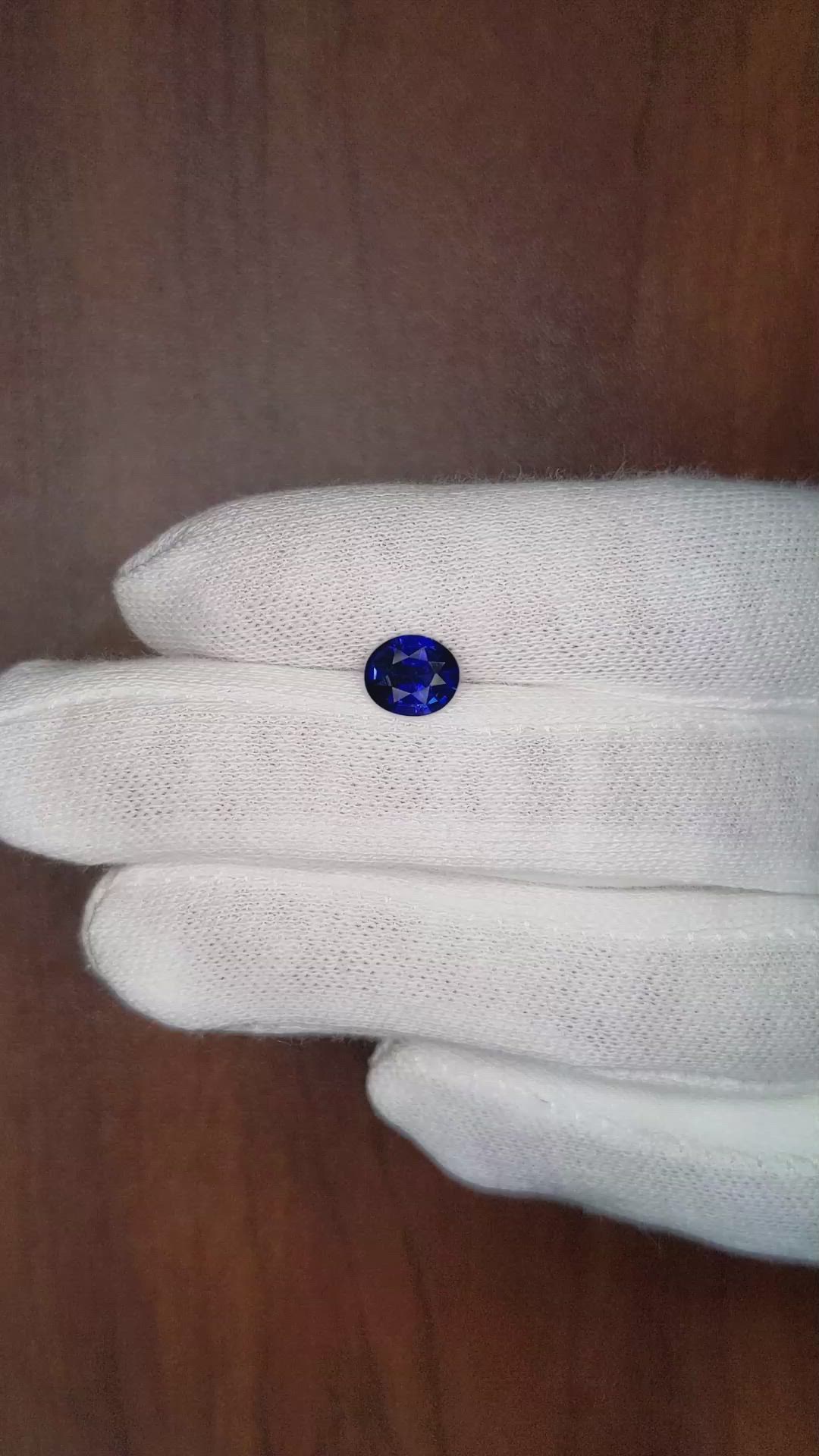 1.36 Ct. Blue Sapphire from Ceylon (Sri Lanka) Size Video