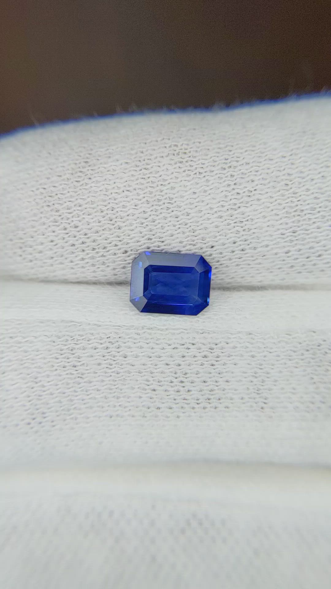 1.11 Ct. Blue Sapphire from Ceylon (Sri Lanka) Size Video