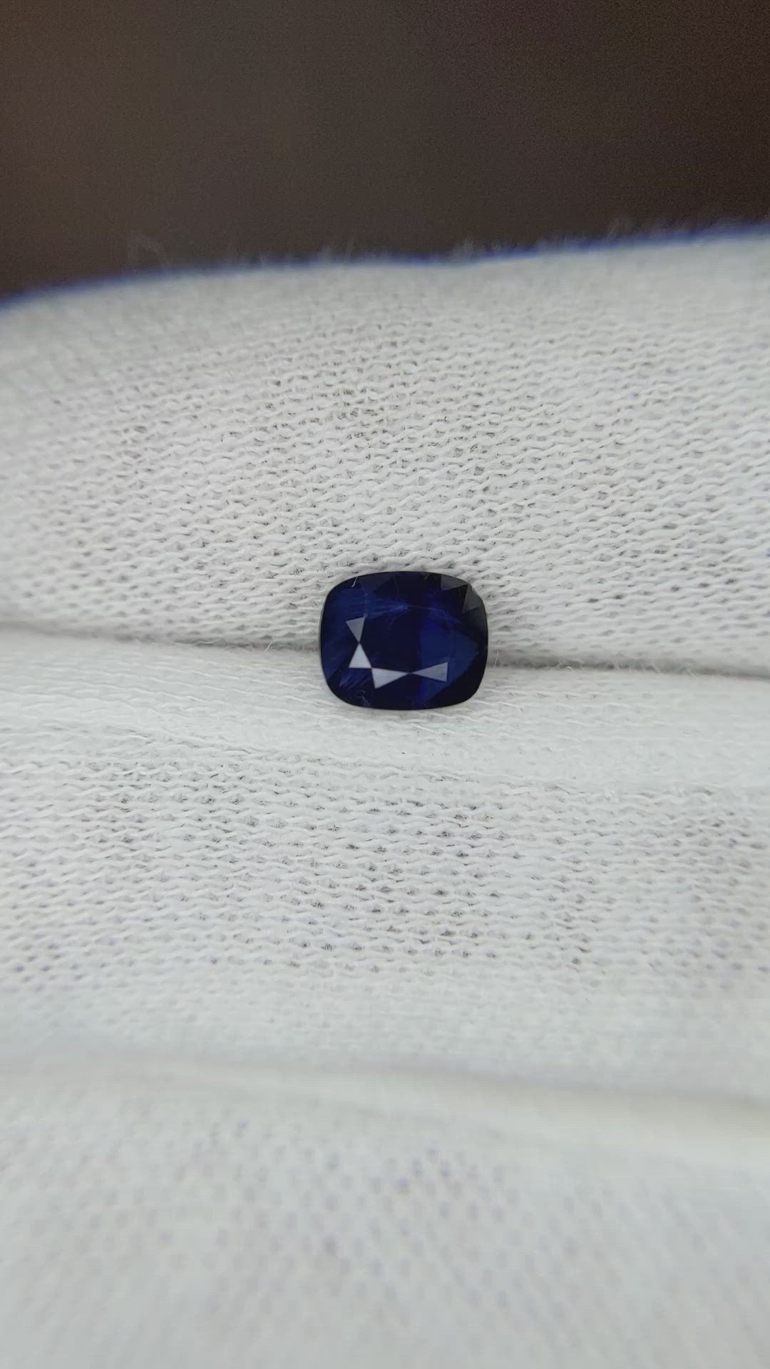 1.18 Ct. Blue Sapphire from Ceylon (Sri Lanka) Size Video