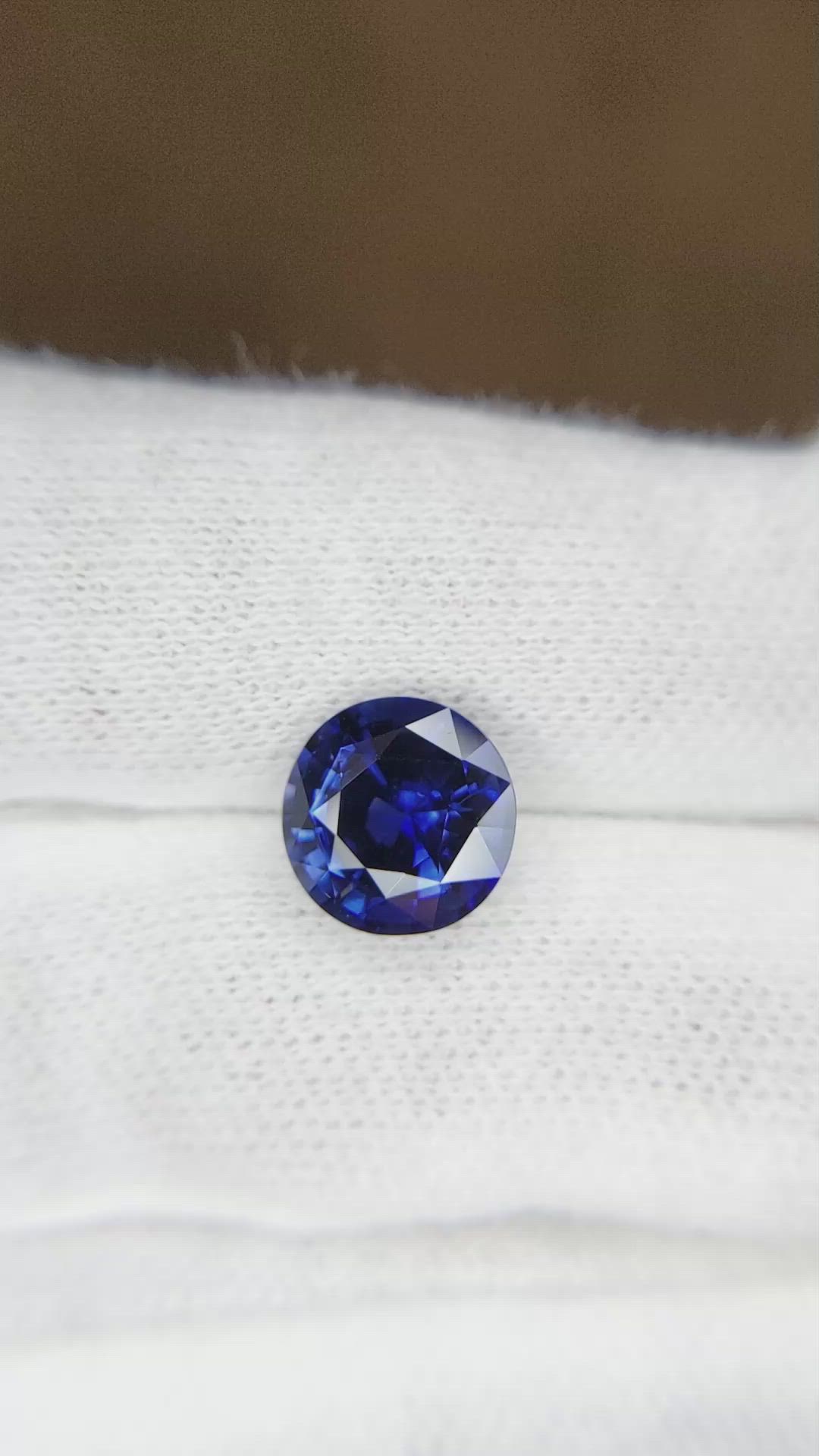 3.24 Ct. Blue Sapphire from Ceylon (Sri Lanka) Size Video