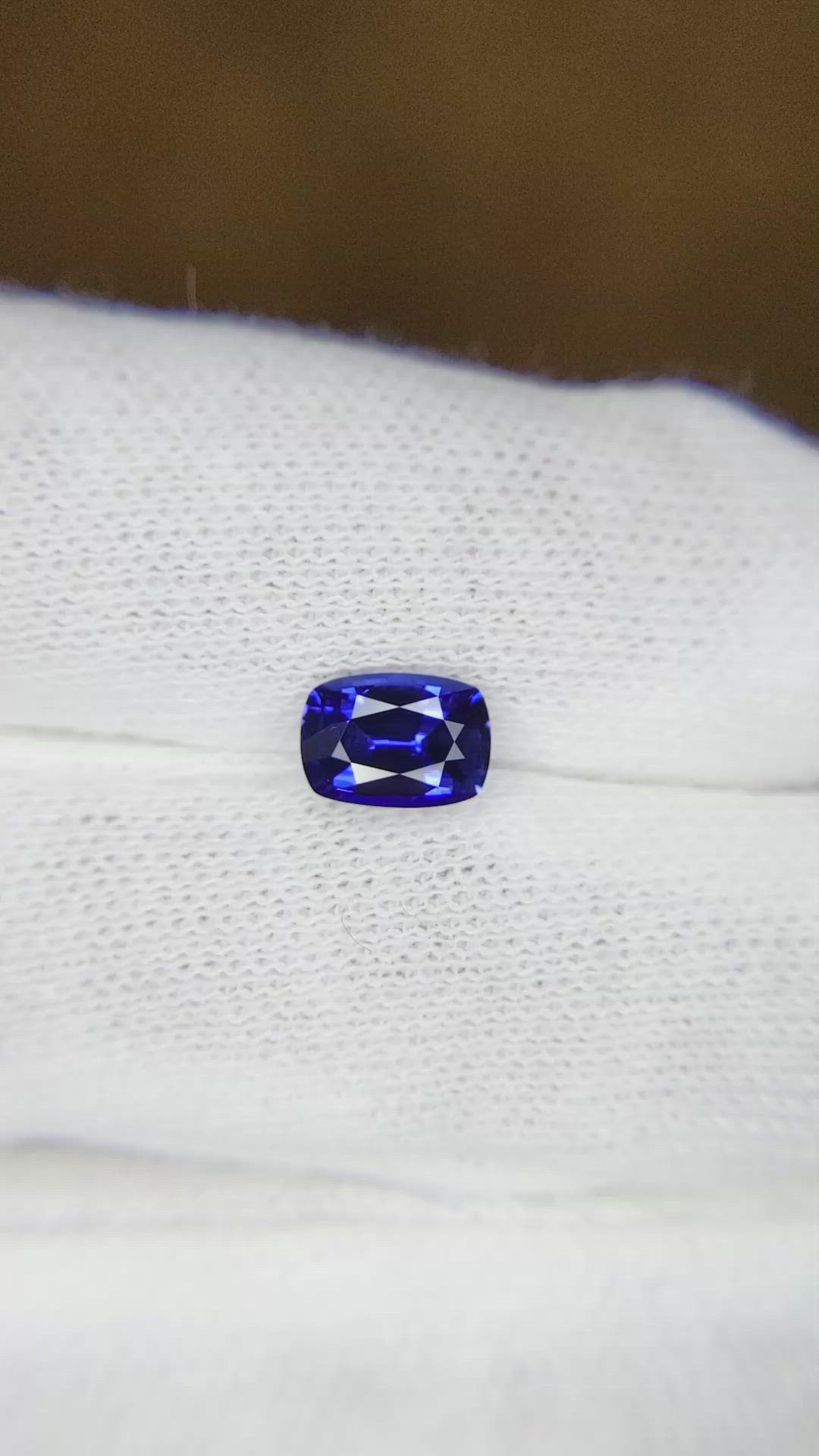 1.02 Ct. Blue Sapphire from Ceylon (Sri Lanka) Size Video