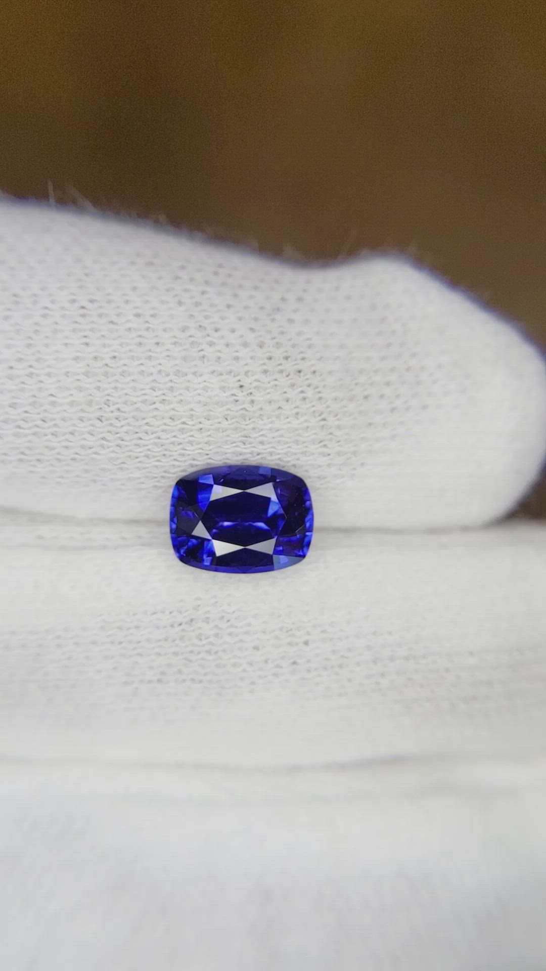 1.67 Ct. Blue Sapphire from Ceylon (Sri Lanka) Size Video
