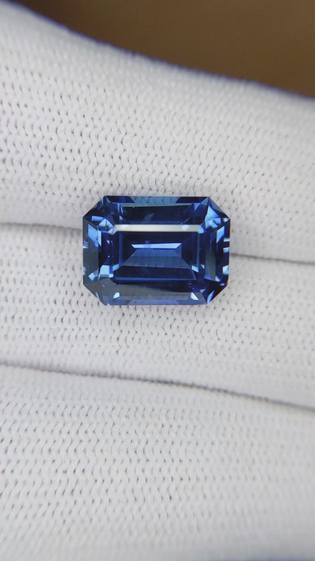 9.01 Ct. Blue Sapphire from Ceylon (Sri Lanka) Size Video
