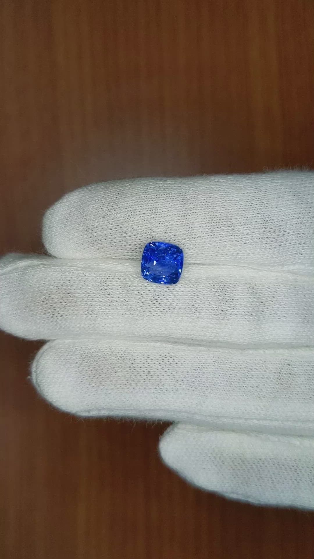 3.05 Ct. Blue Sapphire from Ceylon (Sri Lanka) Size Video