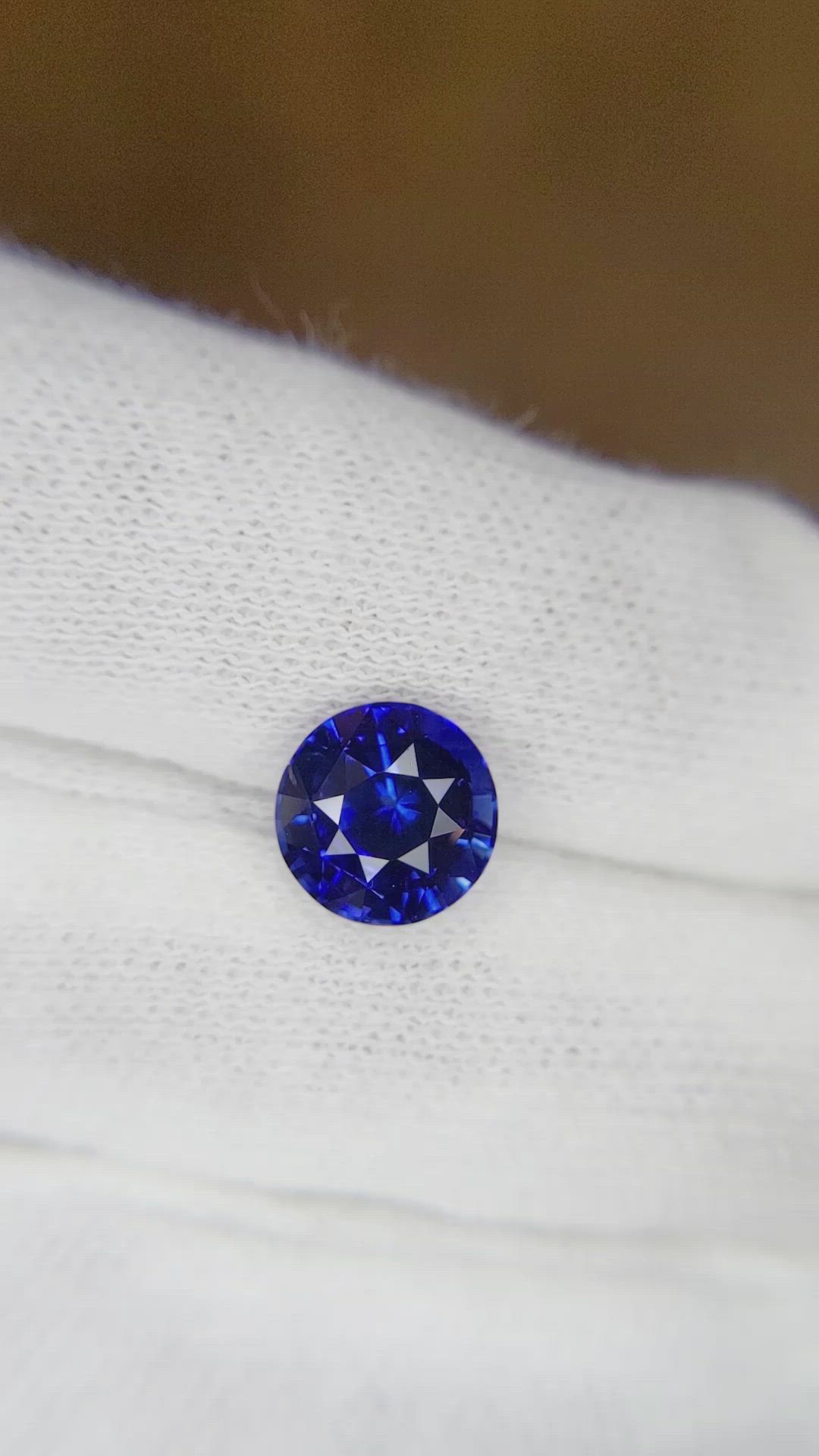 2.90 Ct. Blue Sapphire from Ceylon (Sri Lanka) Size Video