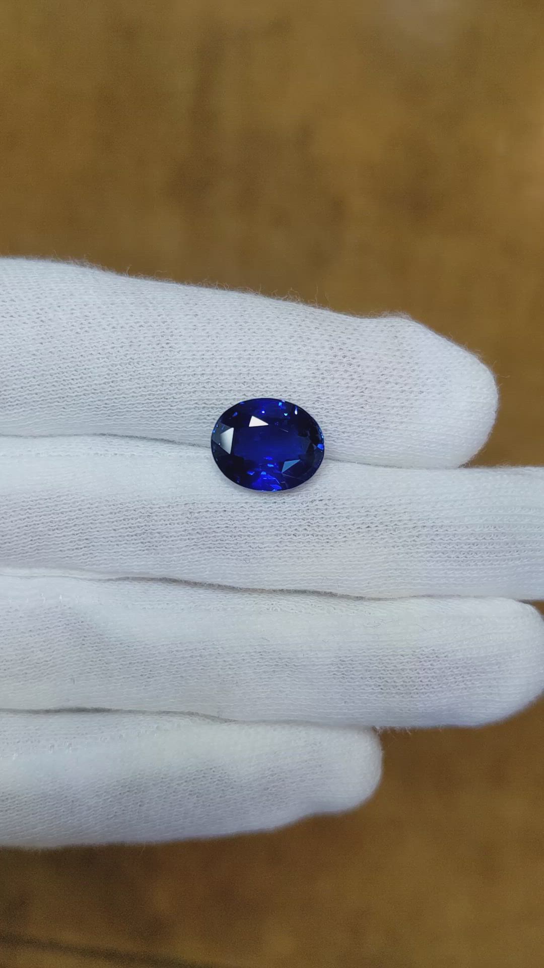 5.06 Ct. Blue Sapphire from Ceylon (Sri Lanka) Size Video