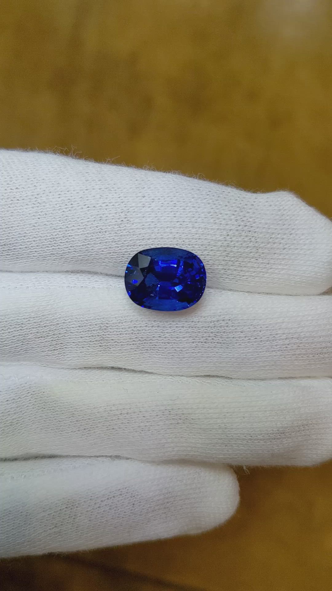 6.14 Ct. Blue Sapphire from Ceylon (Sri Lanka) Size Video