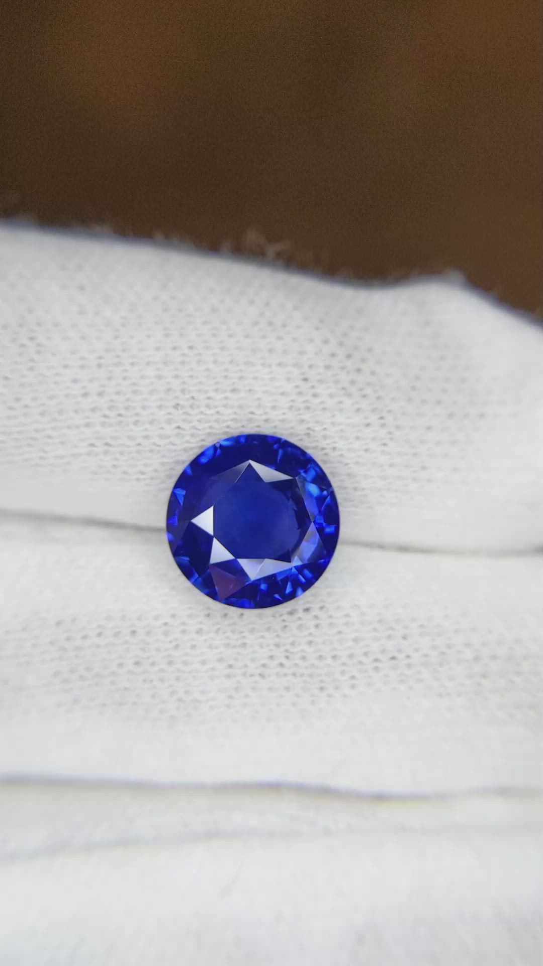 4.06 Ct. Blue Sapphire from Ceylon (Sri Lanka) Size Video