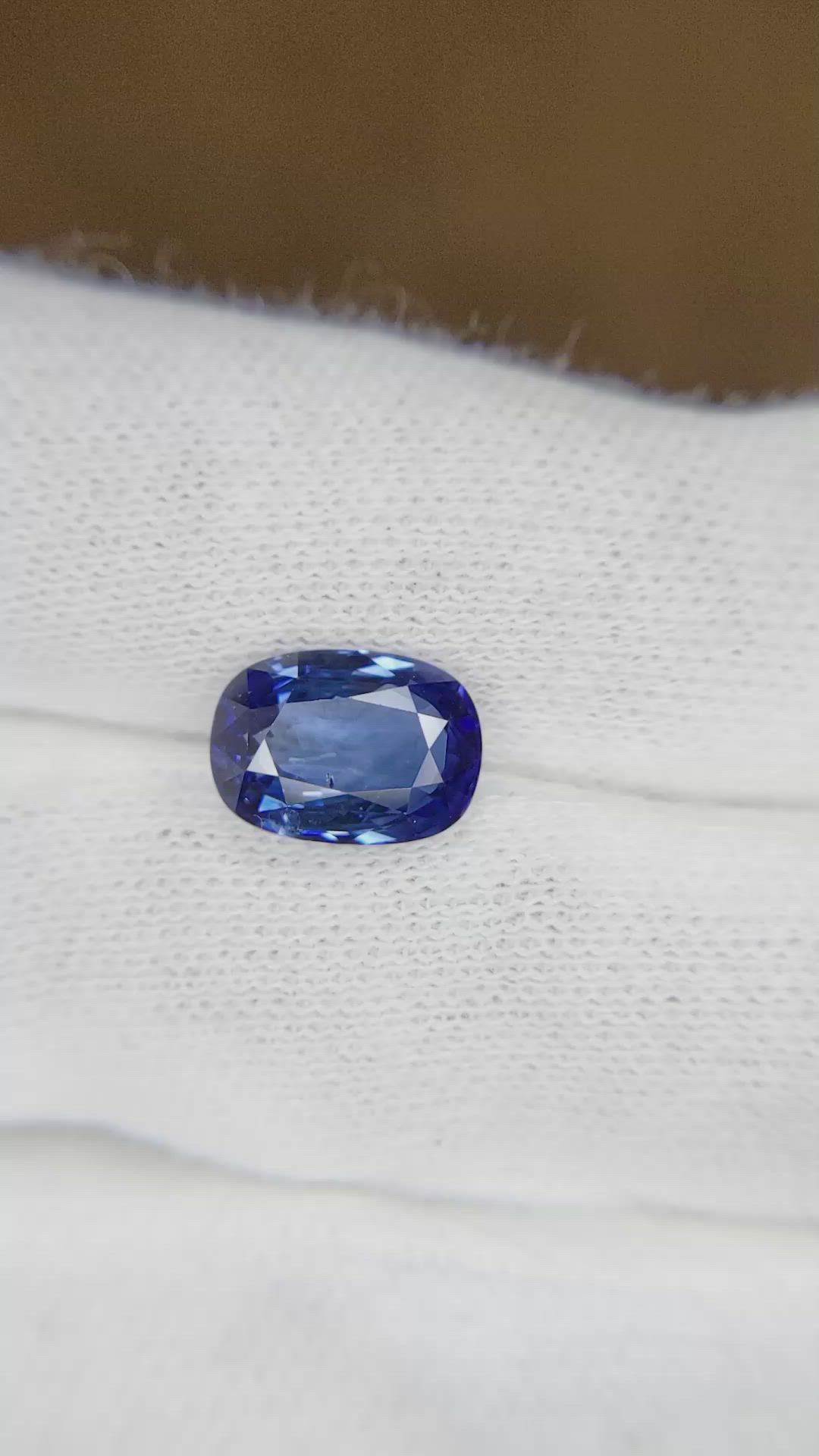 3.20 Ct. Blue Sapphire from Ceylon (Sri Lanka) Size Video