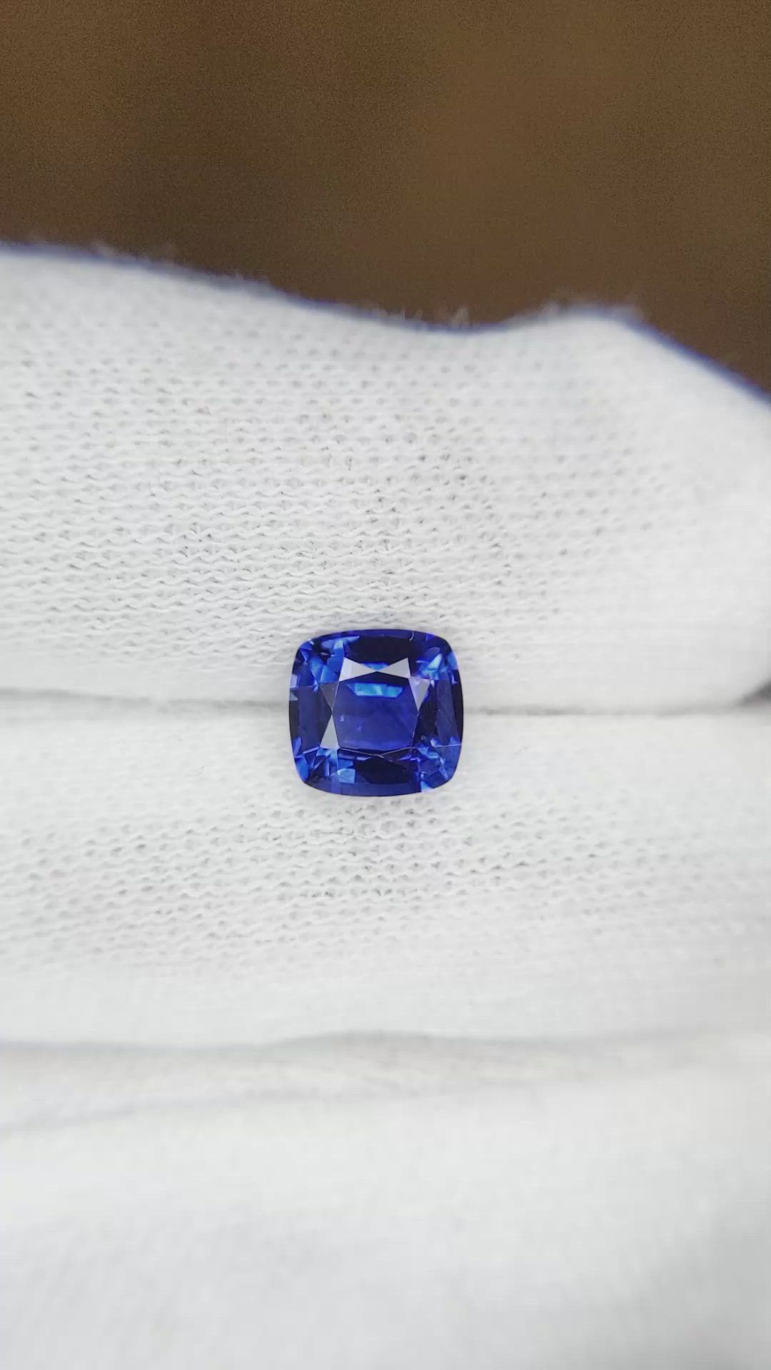 1.57 Ct. Blue Sapphire from Ceylon (Sri Lanka) Size Video
