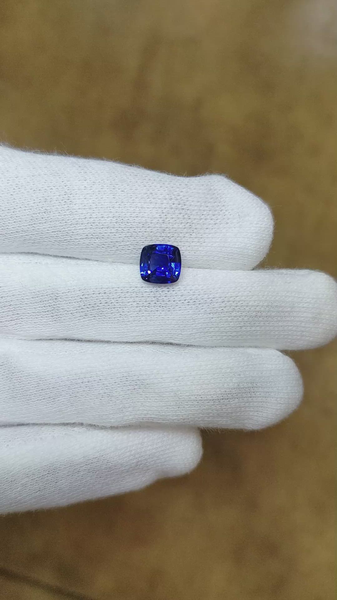 1.57 Ct. Blue Sapphire from Ceylon (Sri Lanka) Size Video