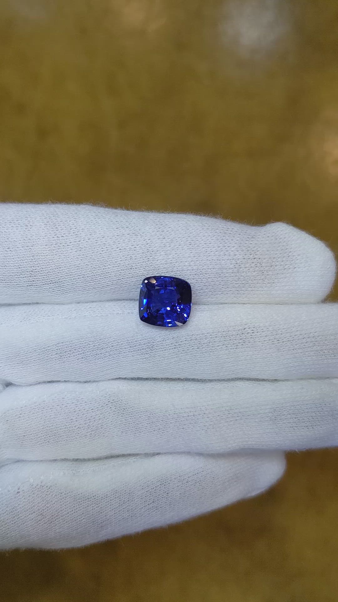 5.01 Ct. Blue Sapphire from Ceylon (Sri Lanka) Size Video