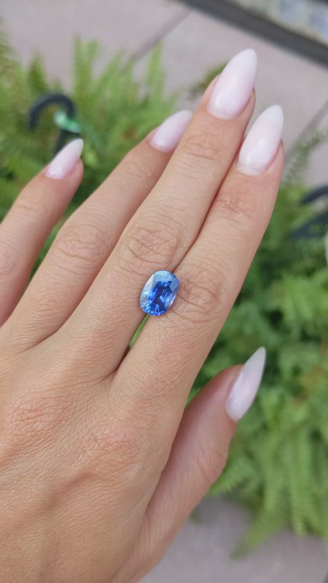 4.01 Ct. Blue Sapphire from Ceylon (Sri Lanka) Size Video