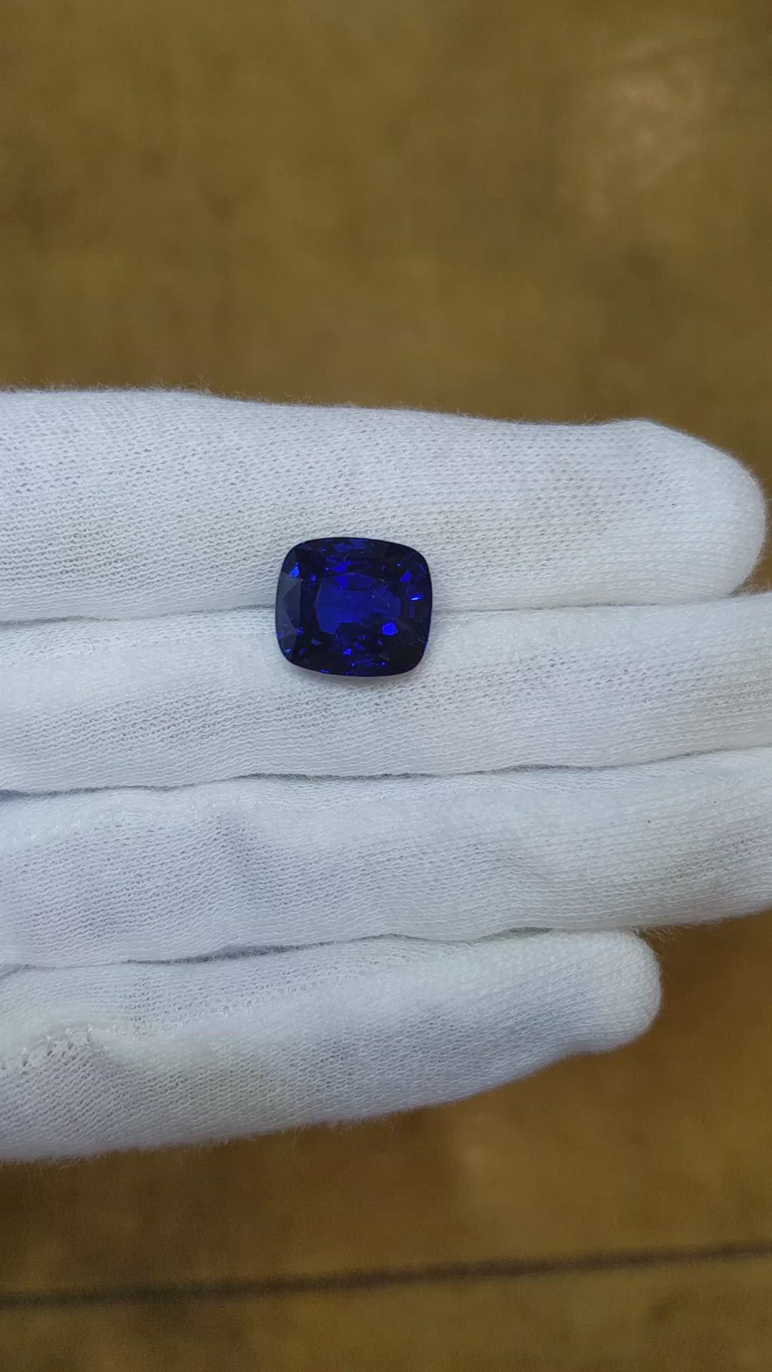 11.14 Ct. Blue Sapphire from Ceylon (Sri Lanka) Size Video