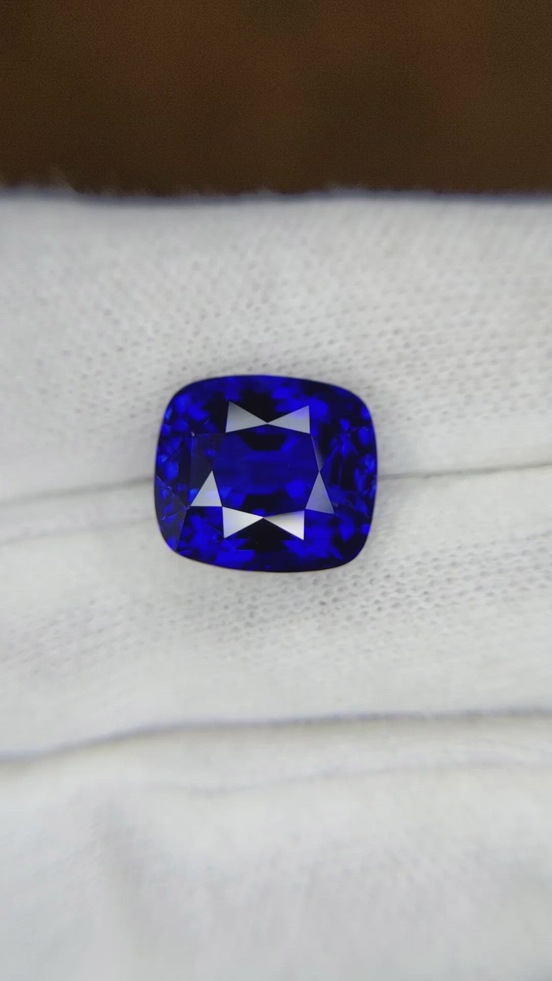 11.14 Ct. Blue Sapphire from Ceylon (Sri Lanka) Size Video