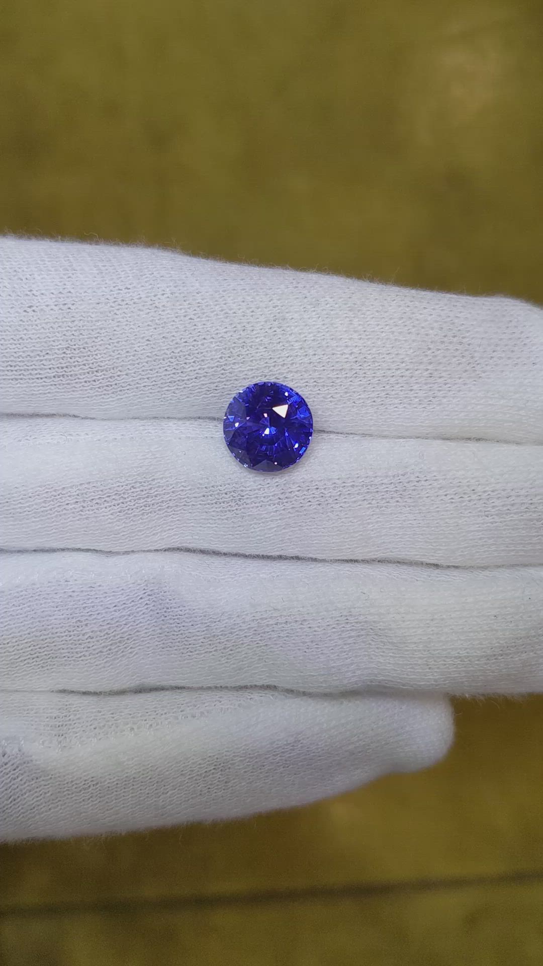 4.33 Ct. Sapphire from Ceylon (Sri Lanka) Size Video