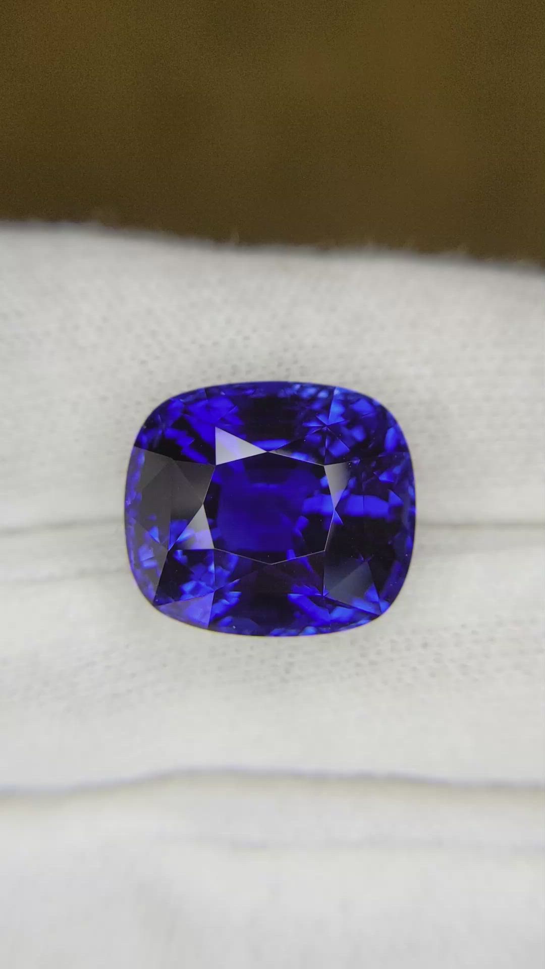 23.24 Ct. Blue Sapphire from Ceylon (Sri Lanka) Size Video