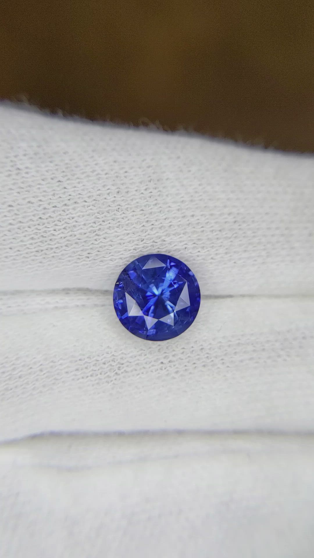 2.81 Ct. Blue Sapphire from Ceylon (Sri Lanka) Size Video