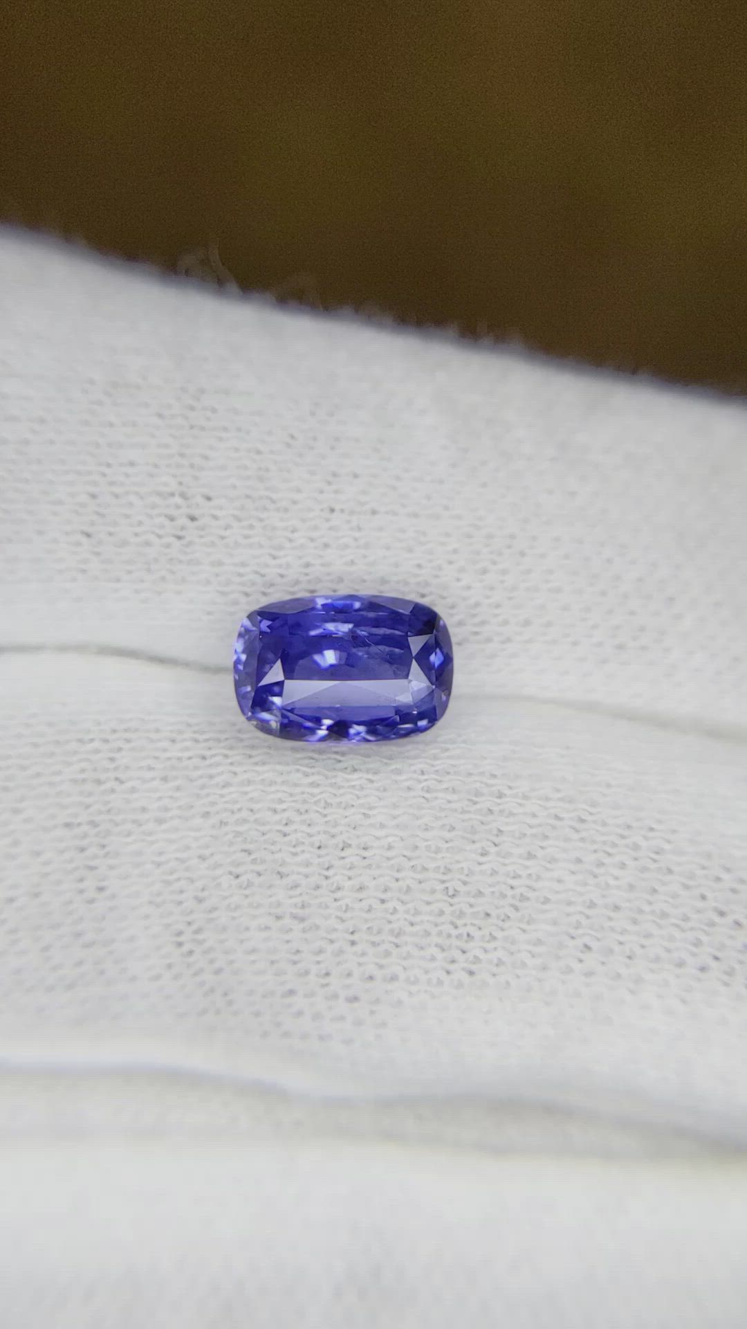 2.93 Ct. Blue Sapphire from Ceylon (Sri Lanka) Size Video