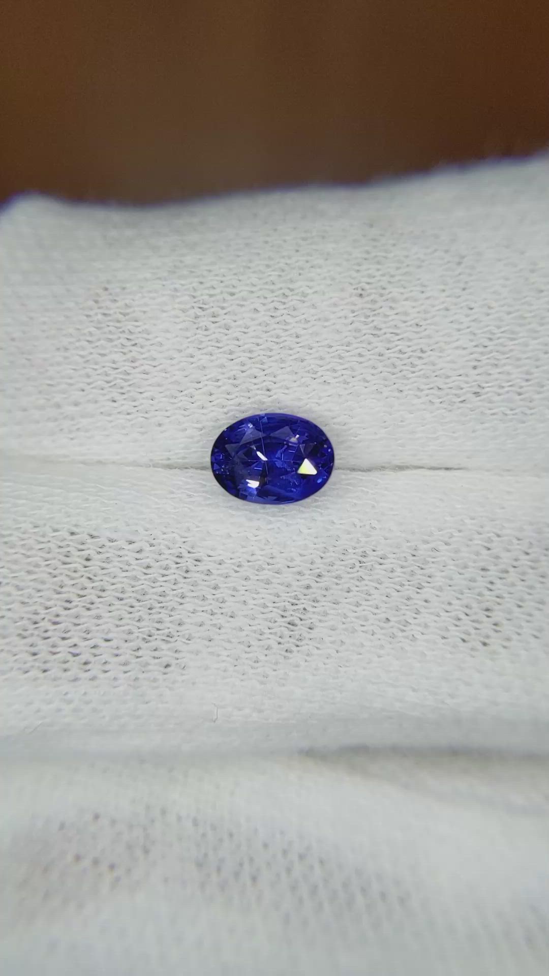 1.02 Ct. Blue Sapphire from Ceylon (Sri Lanka) Size Video