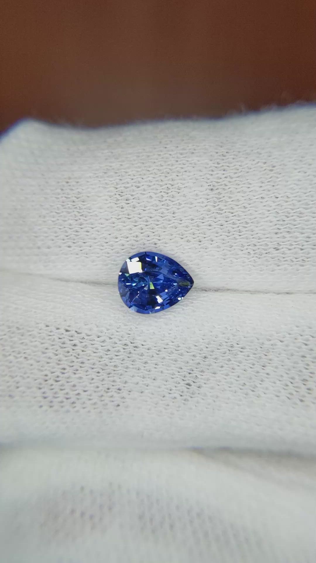1.07 Ct. Blue Sapphire from Ceylon (Sri Lanka) Size Video