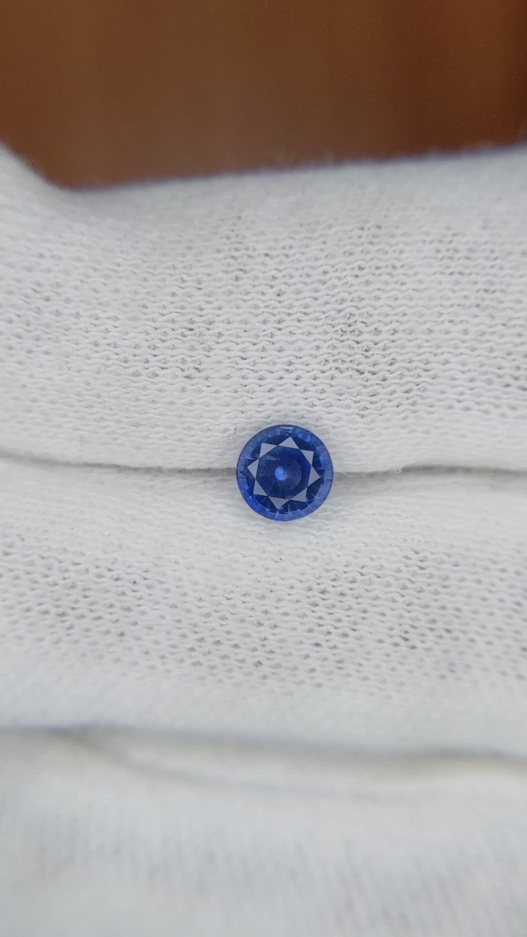 0.90 Ct. Blue Sapphire from Ceylon (Sri Lanka) Size Video