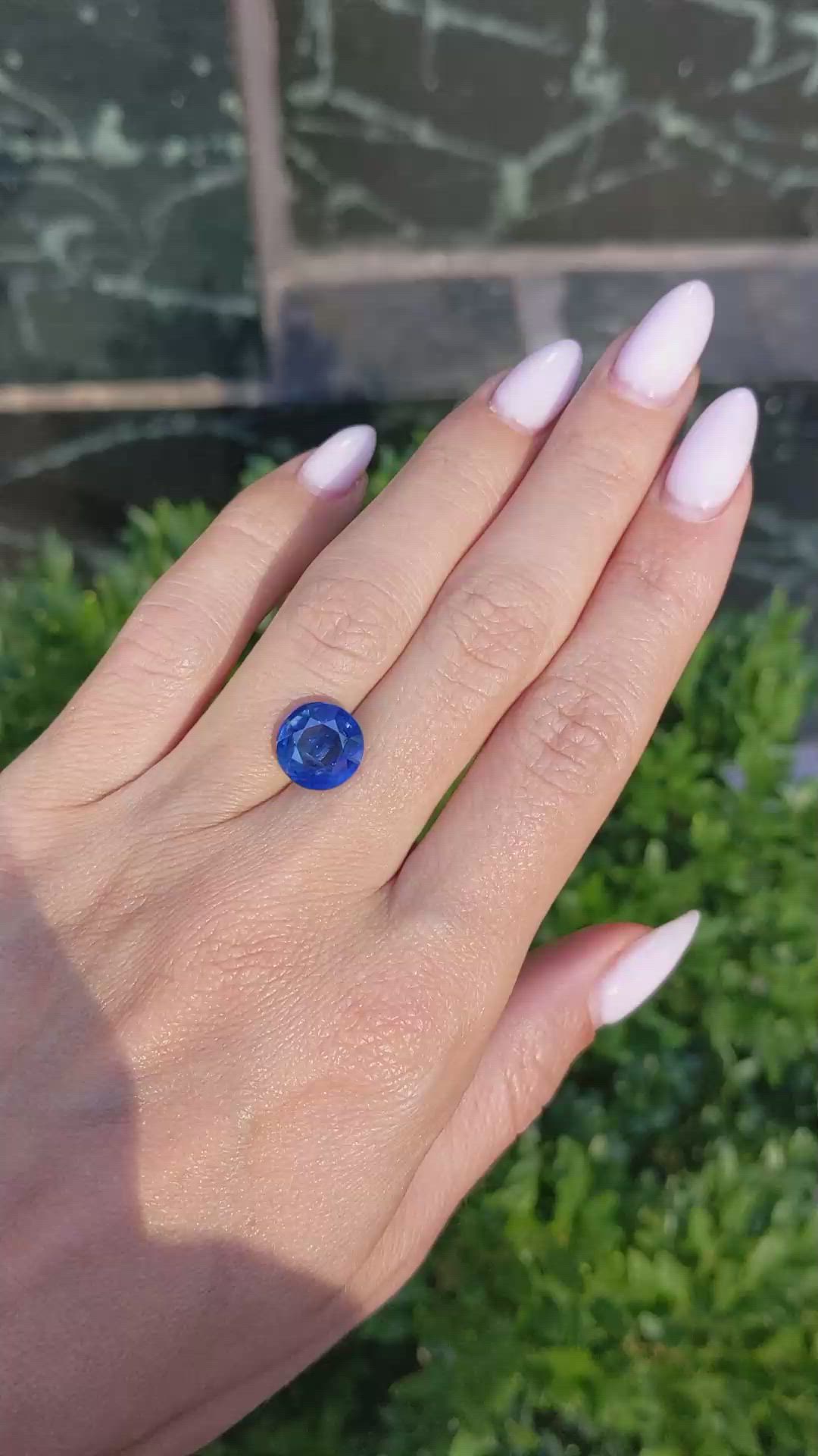 4.94 Ct. Blue Sapphire from Ceylon (Sri Lanka) Size Video