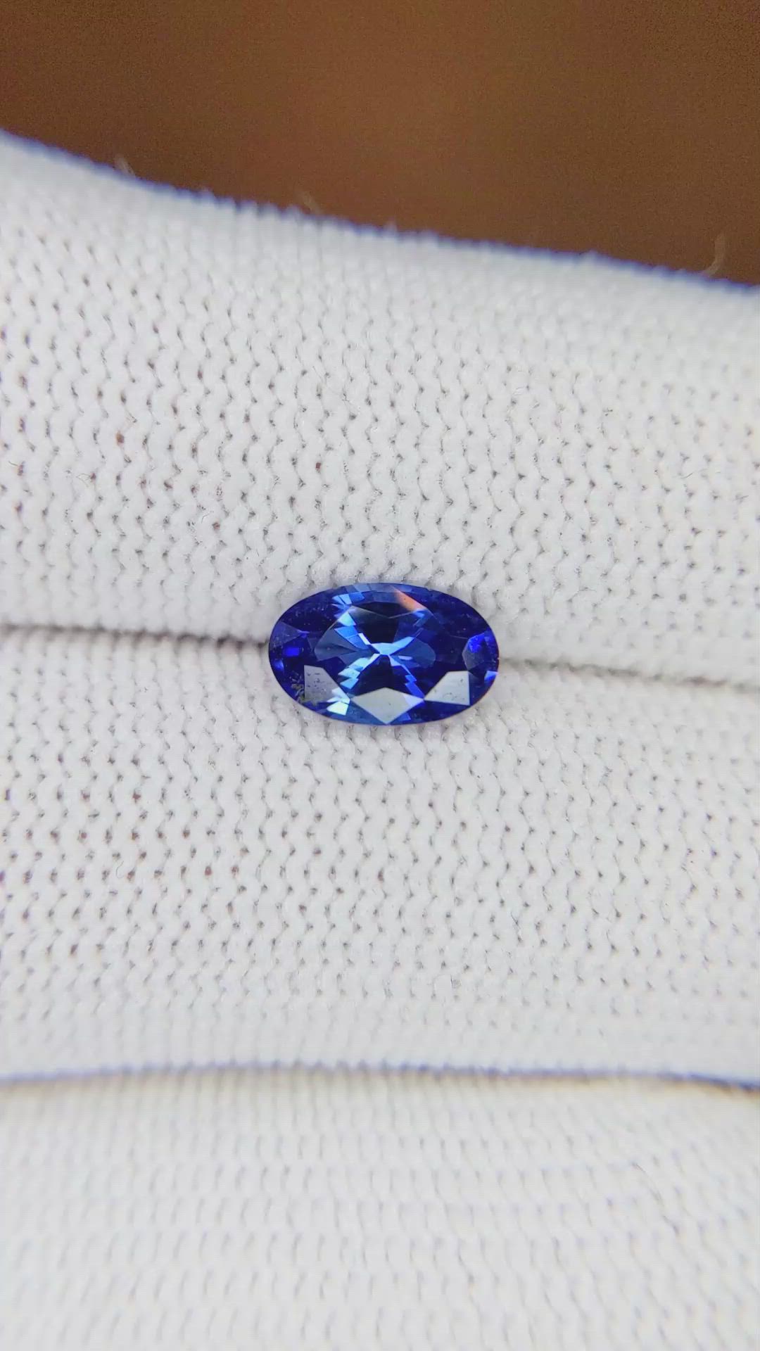 1.12 Ct. Blue Sapphire from Ceylon (Sri Lanka) Size Video
