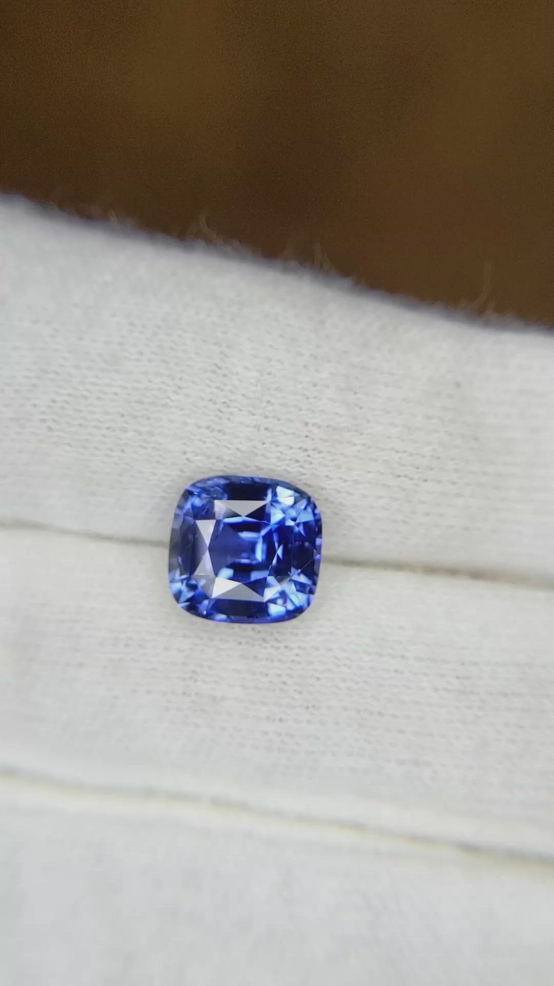 3.16 Ct. Blue Sapphire from Ceylon (Sri Lanka) Size Video