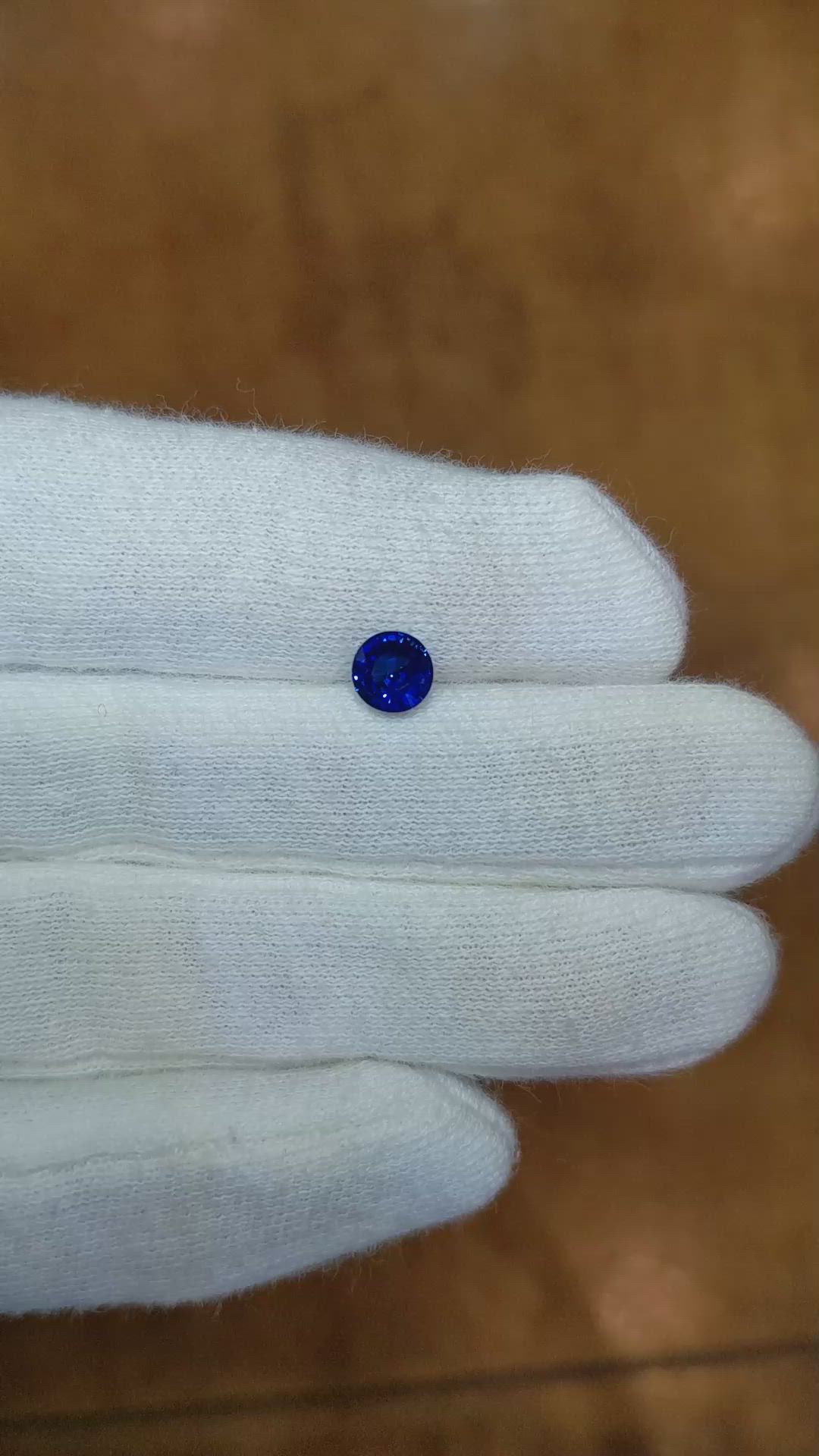 0.90 Ct. Blue Sapphire from Ceylon (Sri Lanka) Size Video
