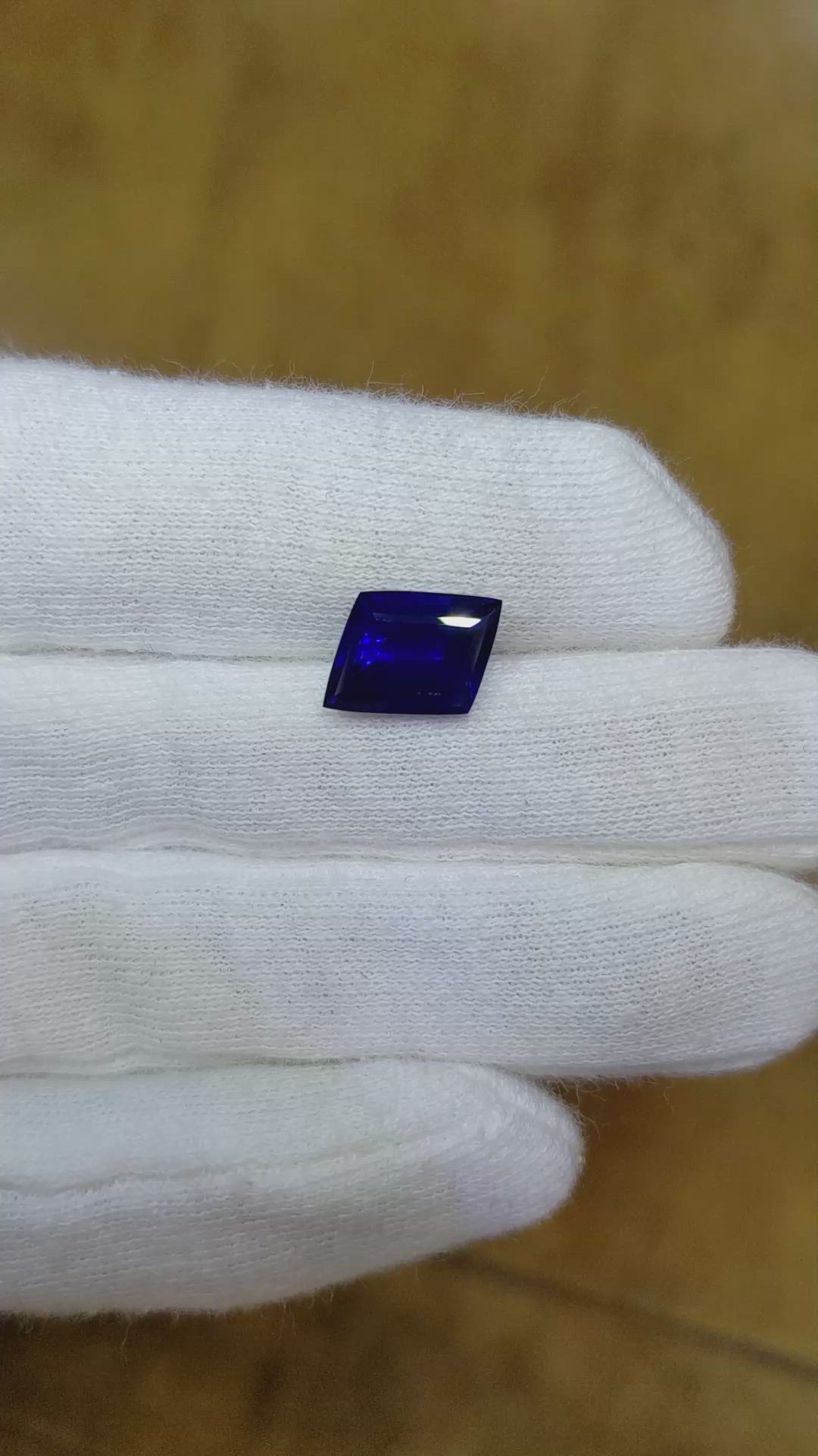 3.63 Ct. Blue Sapphire from Ceylon (Sri Lanka) Size Video