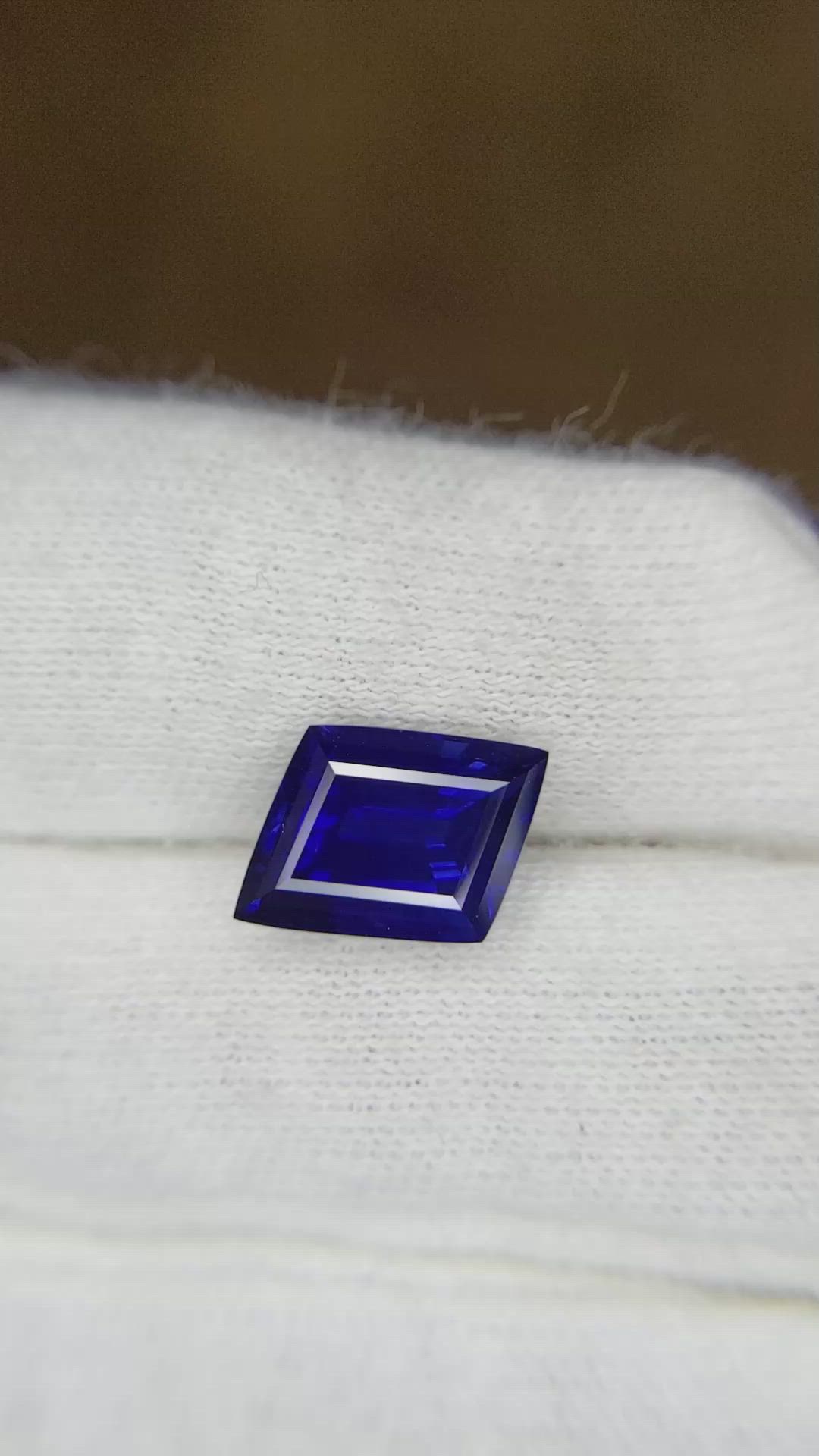 3.63 Ct. Blue Sapphire from Ceylon (Sri Lanka) Size Video