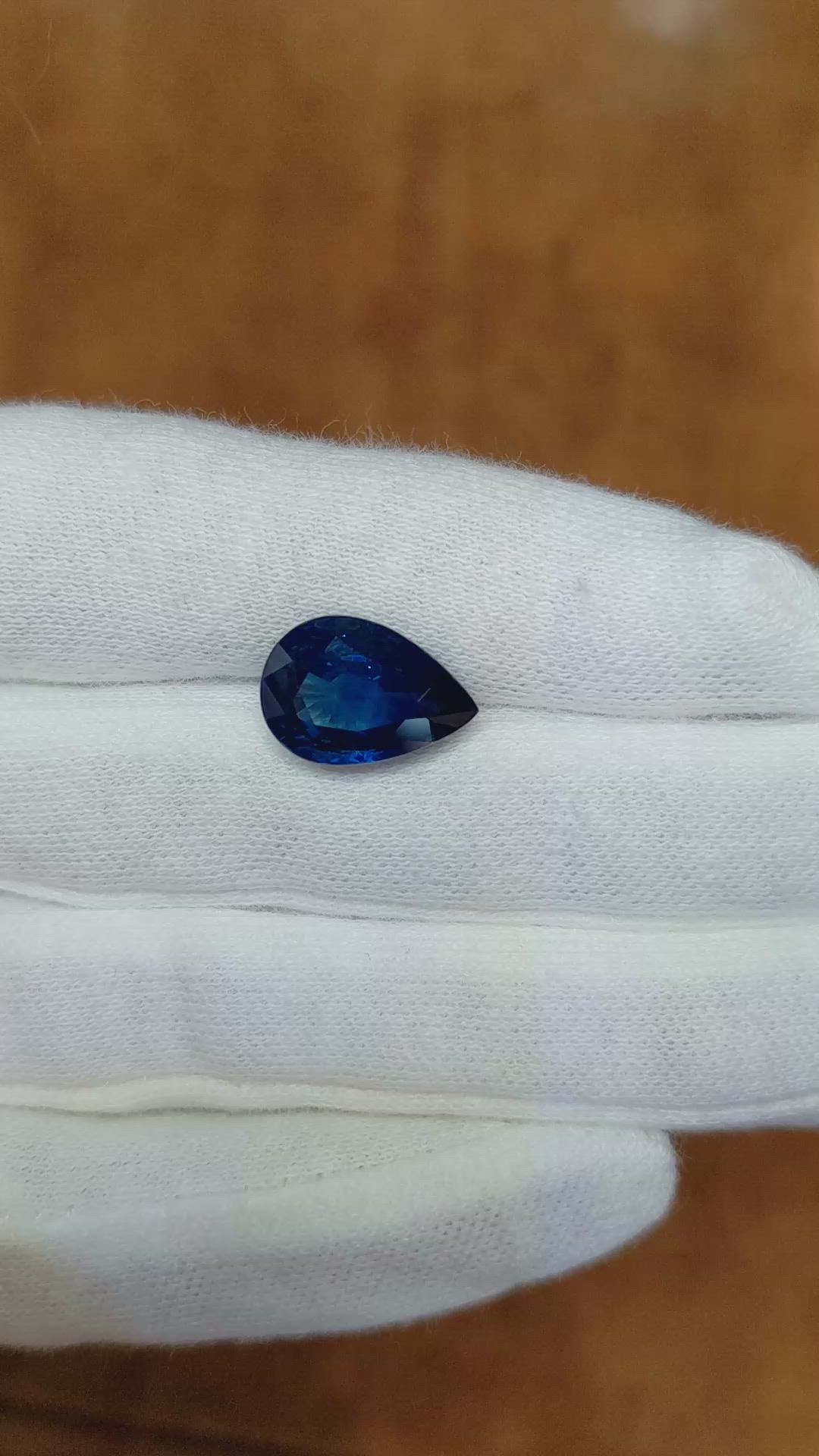 7.45 Ct. Blue Sapphire from Ceylon (Sri Lanka) Size Video