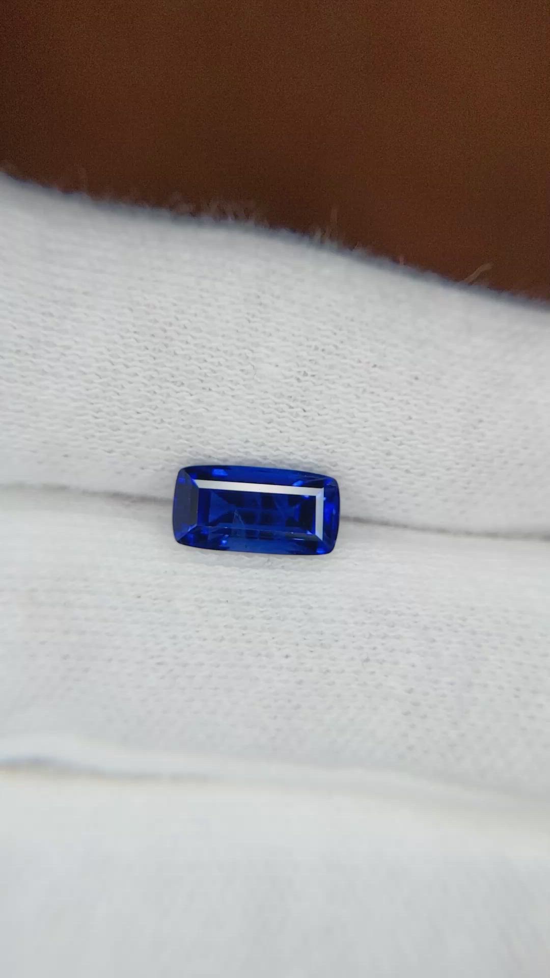 2.10 Ct. Blue Sapphire from Ceylon (Sri Lanka) Size Video