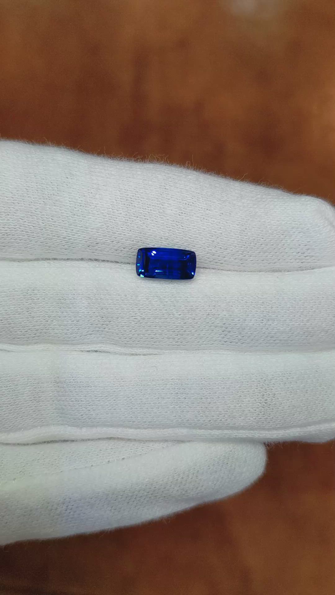 2.10 Ct. Blue Sapphire from Ceylon (Sri Lanka) Size Video