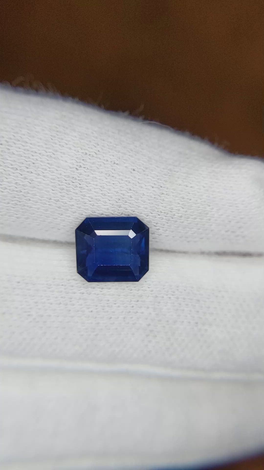 2.32 Ct. Blue Sapphire from Ceylon (Sri Lanka) Size Video