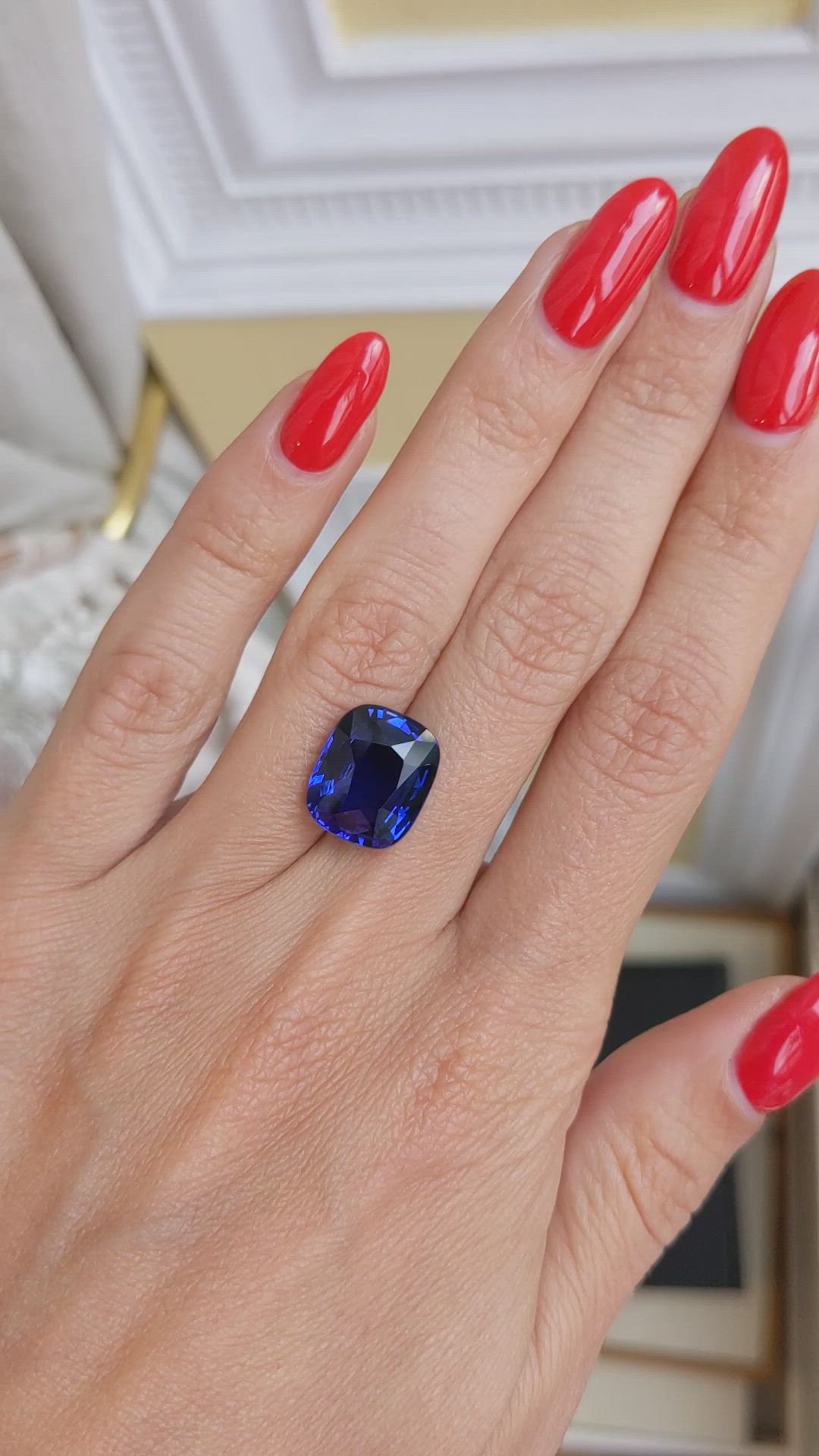 10.09 Ct. Blue Sapphire from Ceylon (Sri Lanka) Size Video