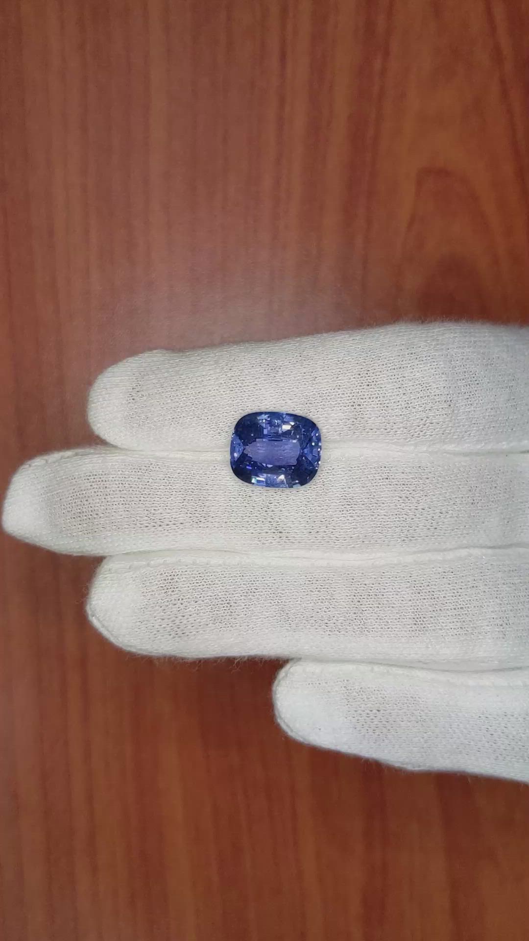7.06 Ct. Blue Sapphire from Ceylon (Sri Lanka) Size Video