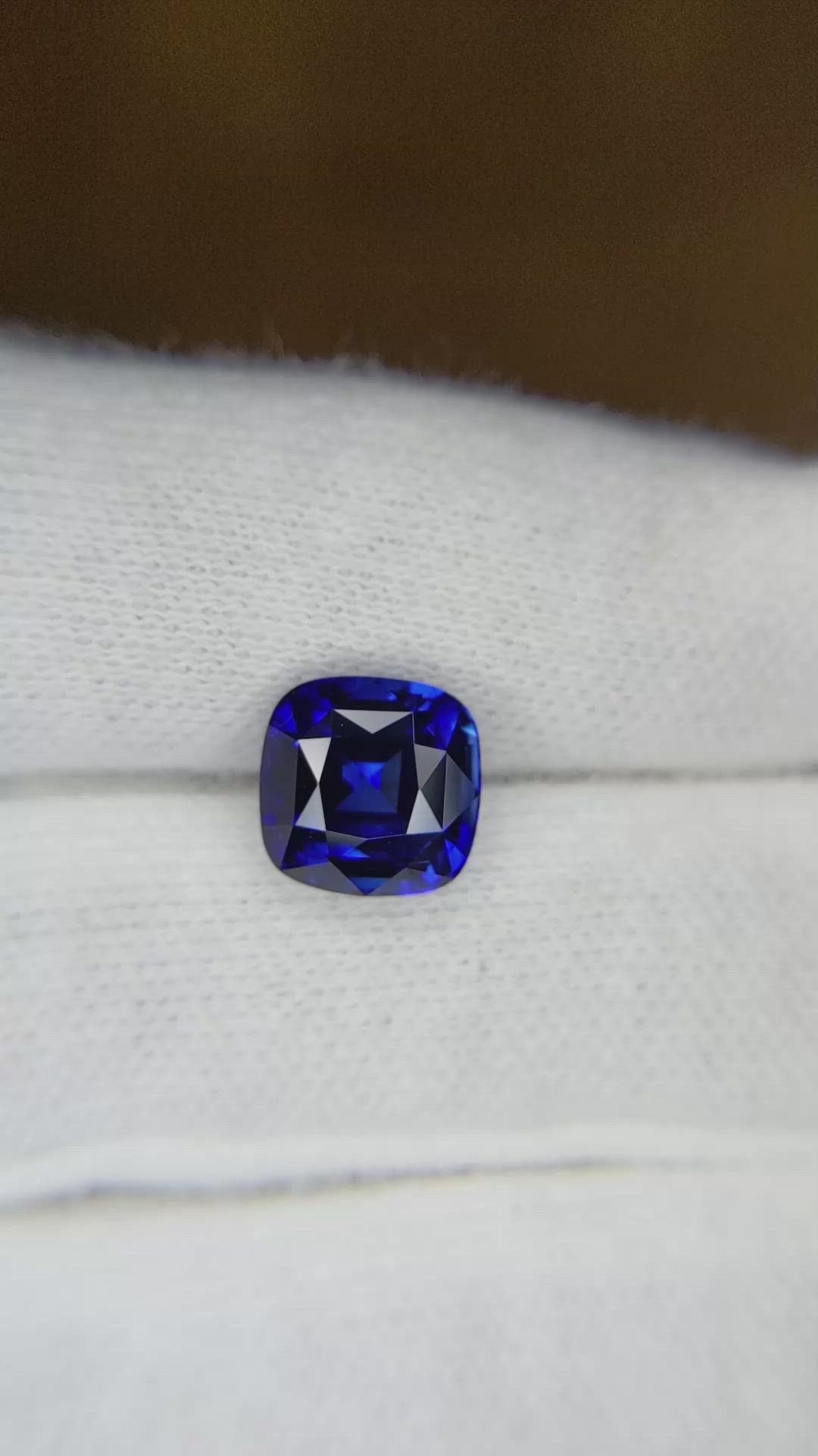 3.64 Ct. Blue Sapphire from Ceylon (Sri Lanka) Size Video