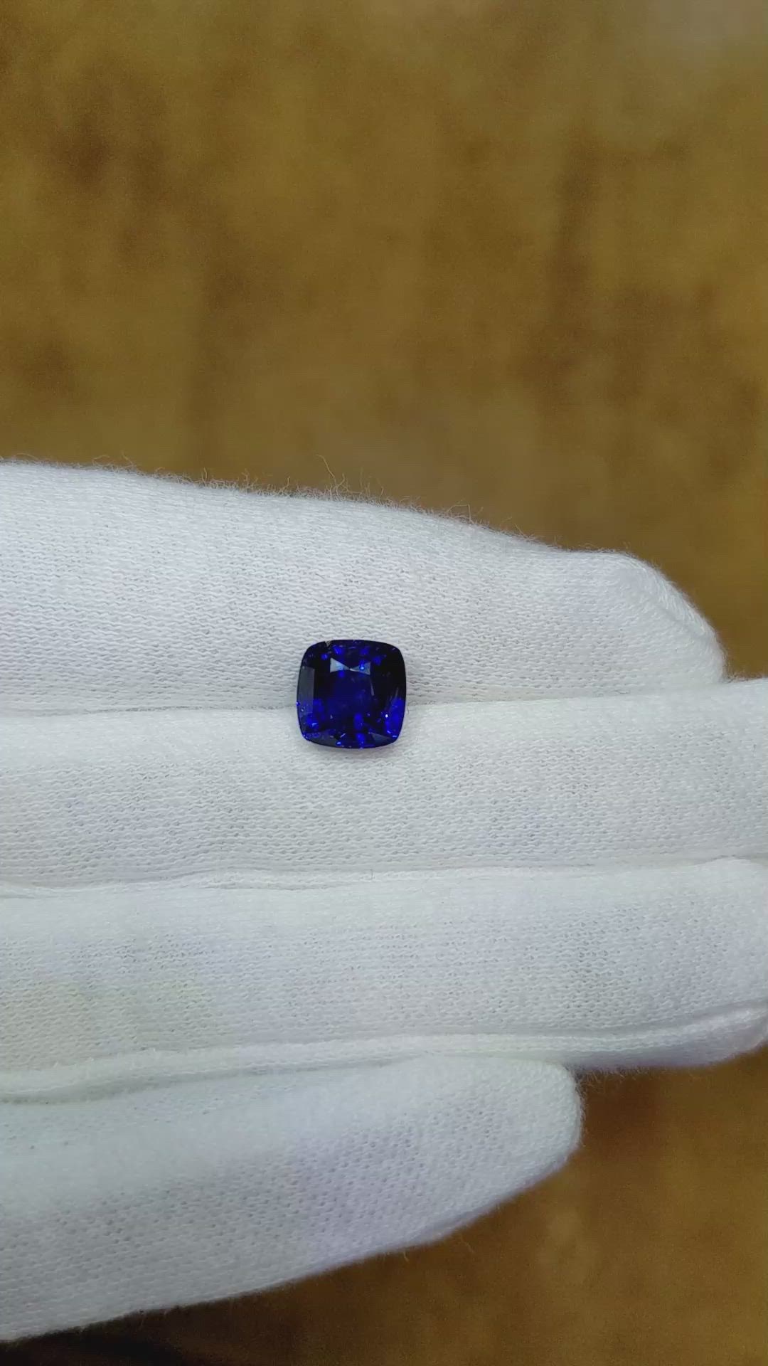 3.44 Ct. Blue Sapphire from Ceylon (Sri Lanka) Size Video