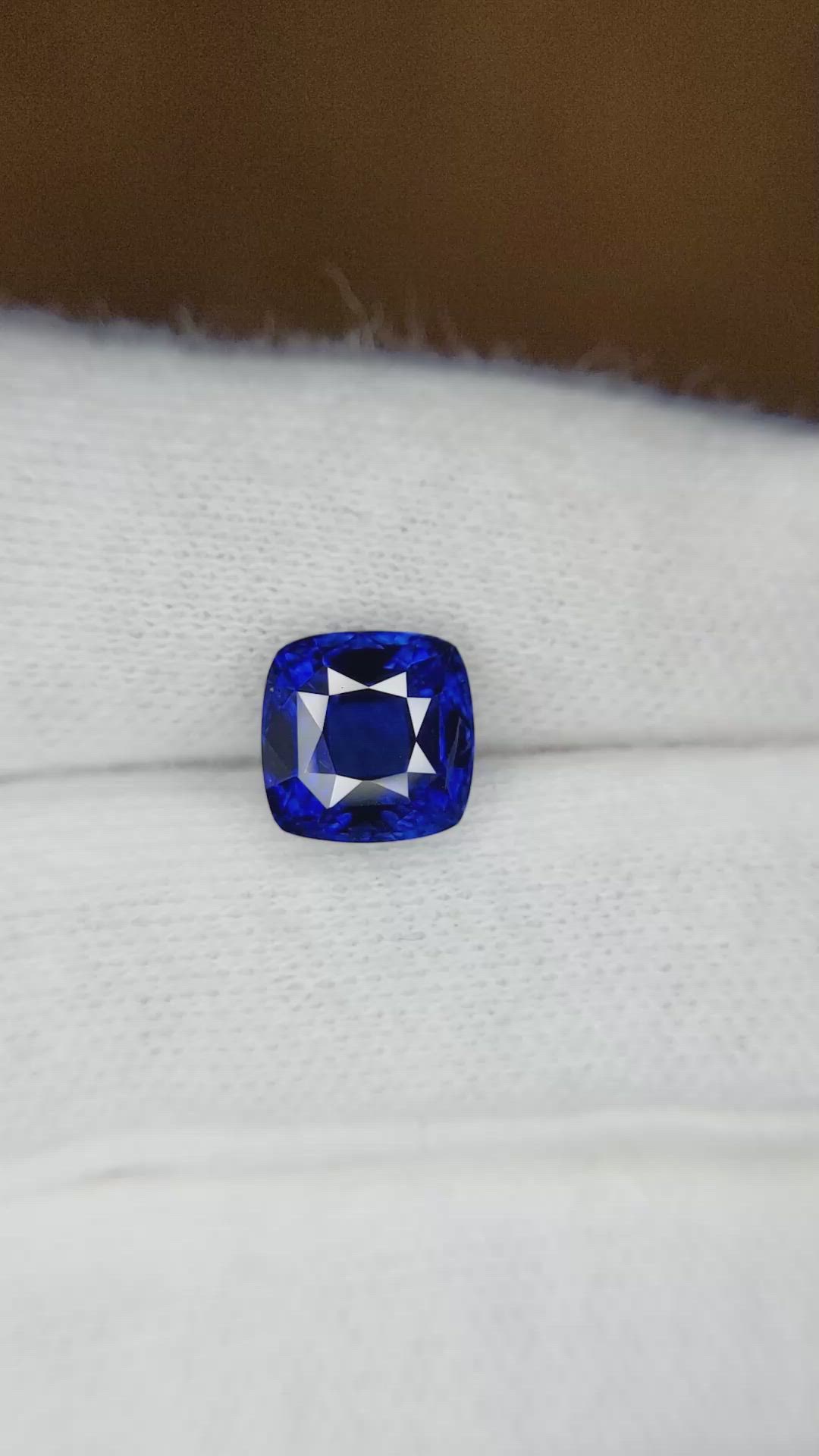 3.44 Ct. Blue Sapphire from Ceylon (Sri Lanka) Size Video