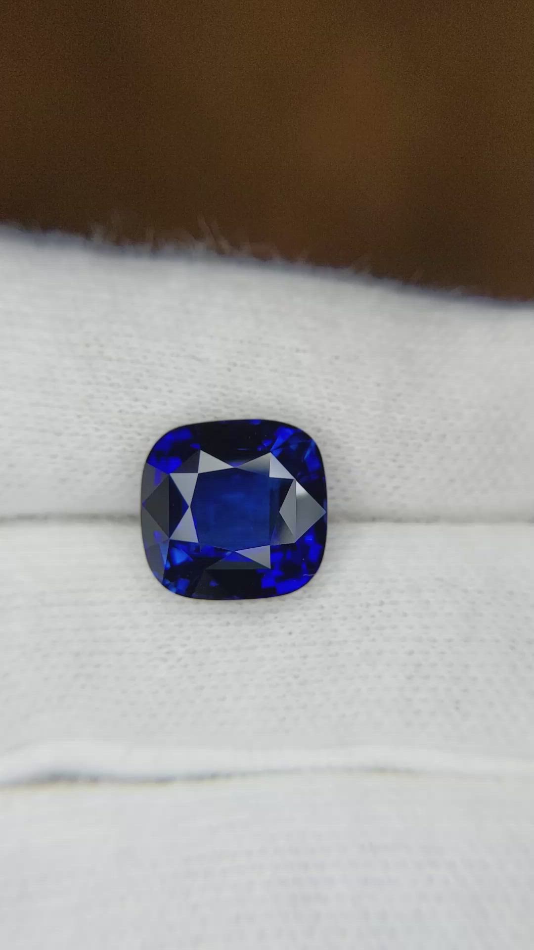 6.51 Ct. Blue Sapphire from Ceylon (Sri Lanka) Size Video