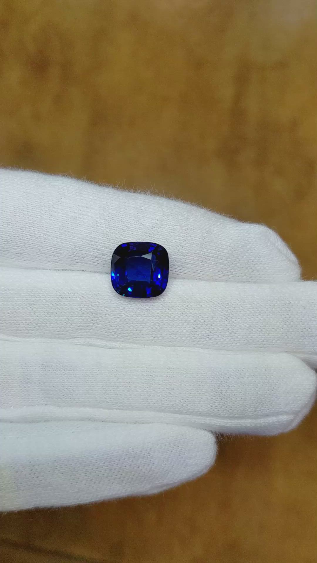 6.51 Ct. Blue Sapphire from Ceylon (Sri Lanka) Size Video