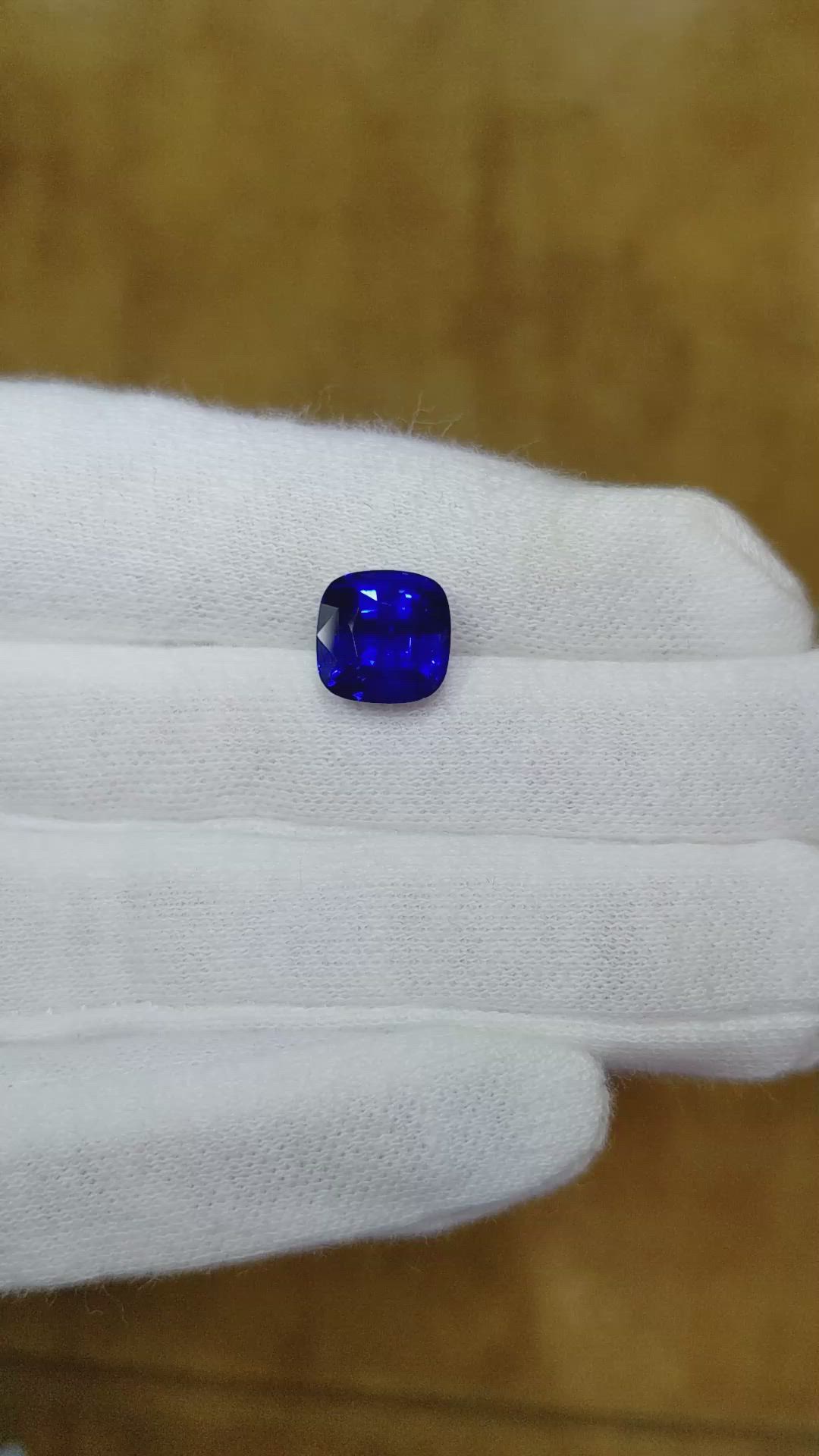 4.50 Ct. Blue Sapphire from Ceylon (Sri Lanka) Size Video