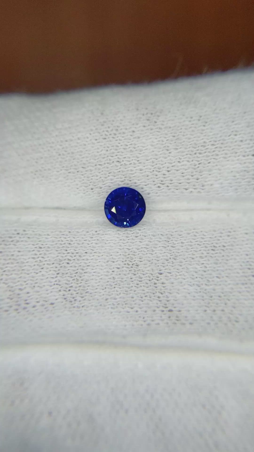 0.65 Ct. Blue Sapphire from Ceylon (Sri Lanka) Size Video