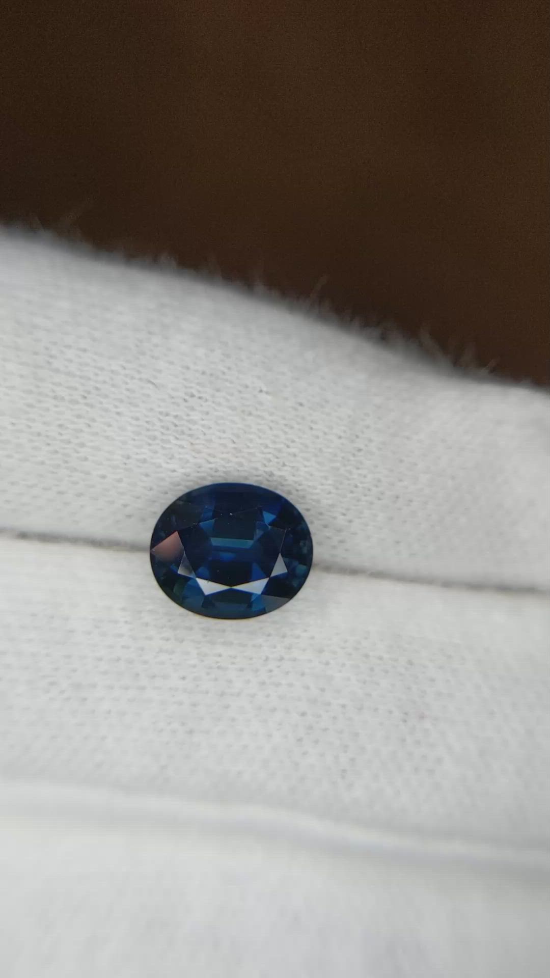 2.74 Ct. Greenish Blue Sapphire from Ceylon (Sri Lanka) Size Video